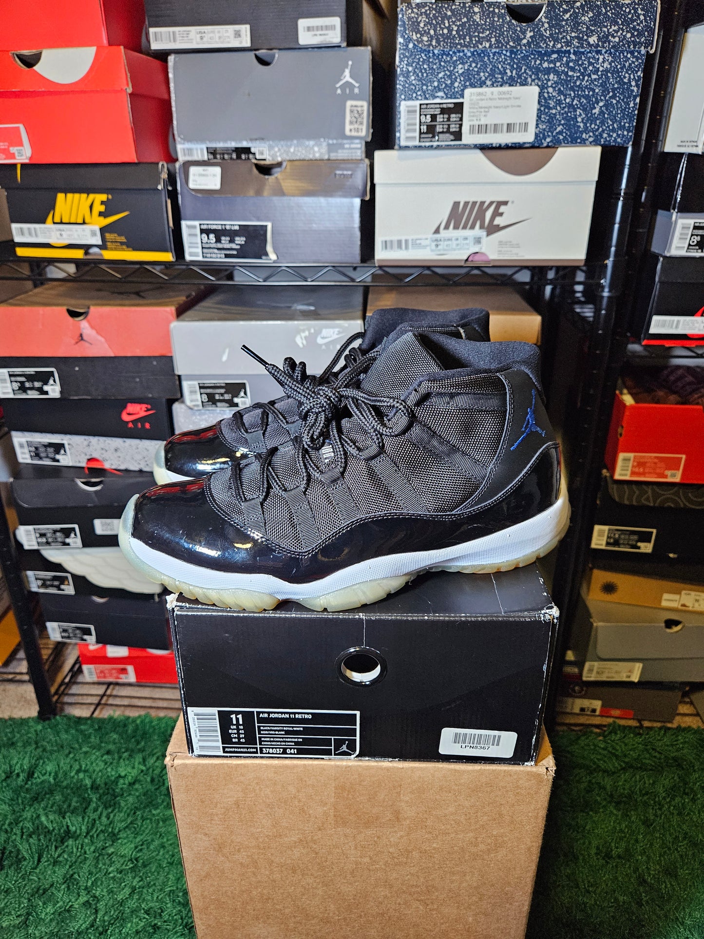 Size 11 - AJ 11 Retro 2009 Space Jam