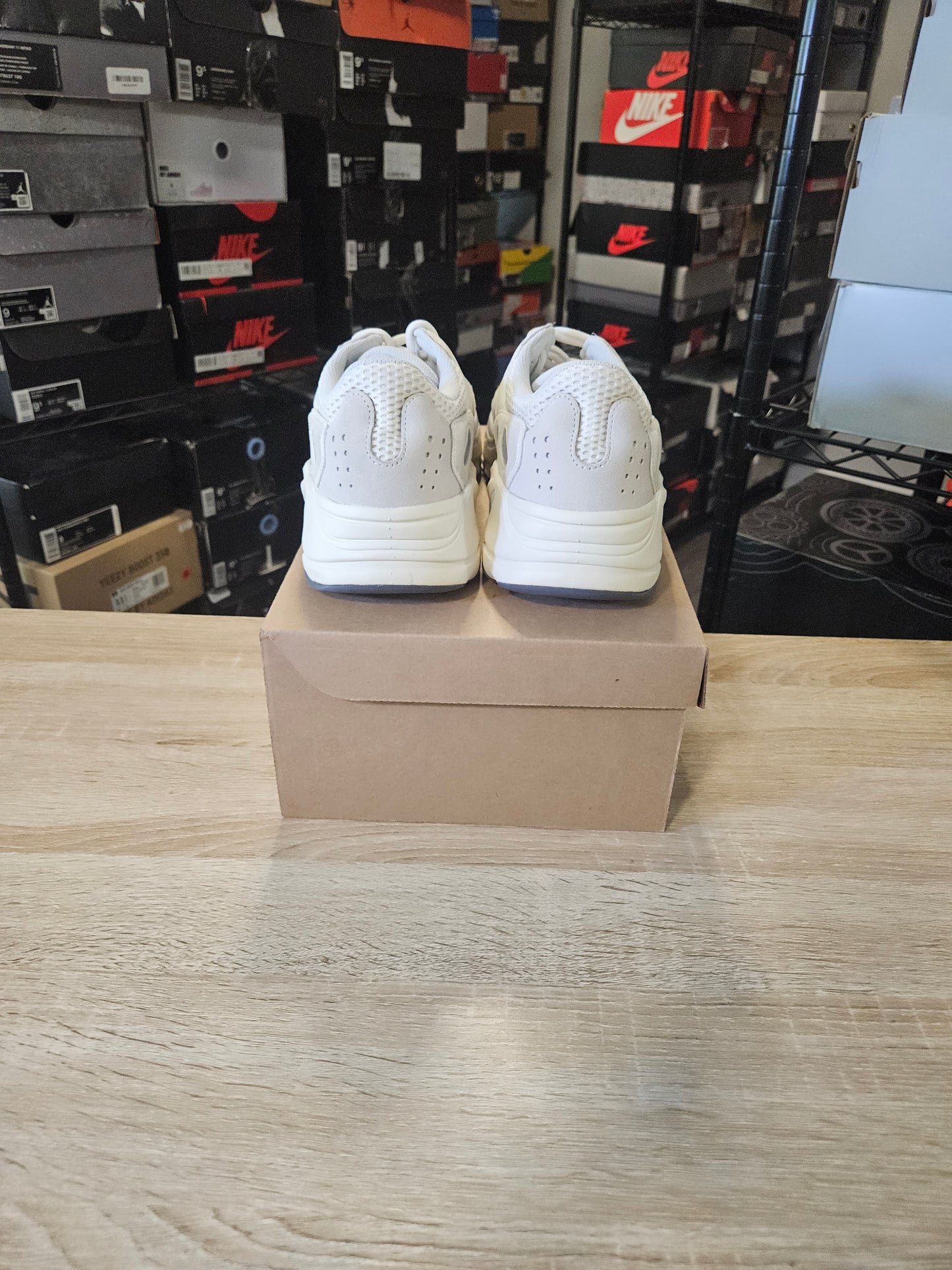 Size 10 - YZY 700 Low Analog