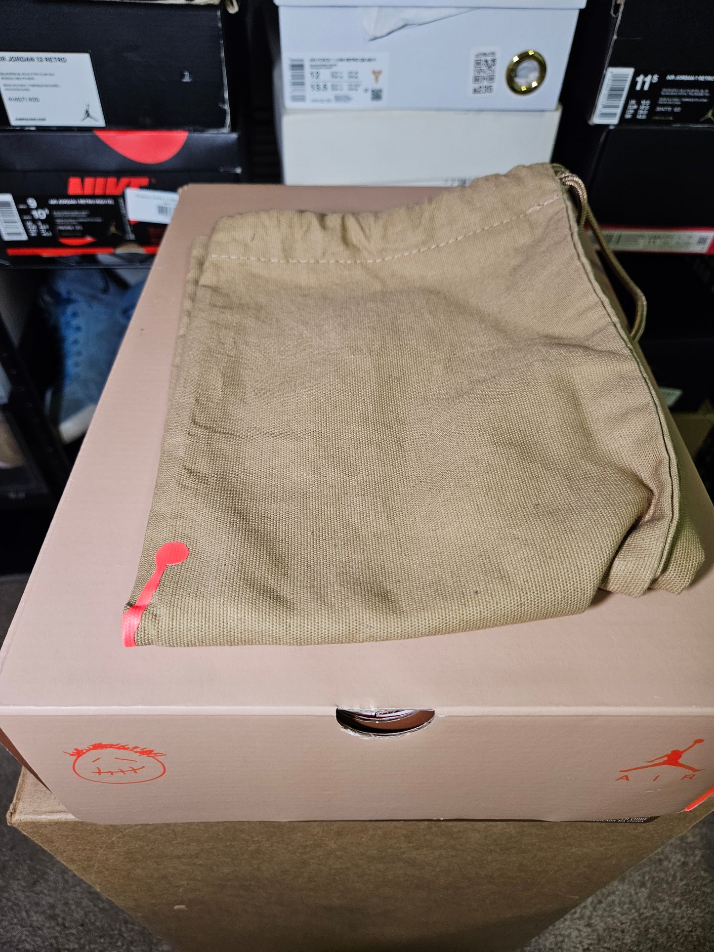 Size 10 - Jordan 6 Retro x Travis Scott Mid British Khaki