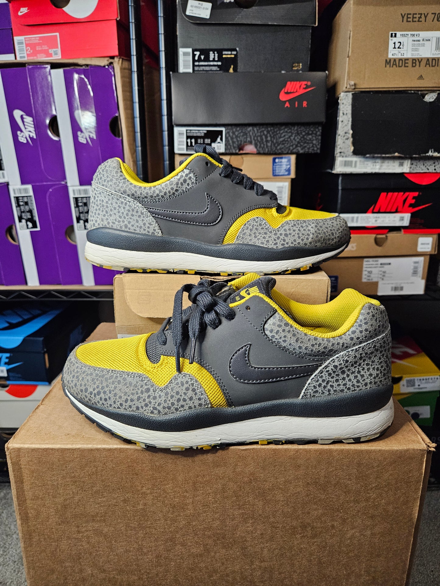 Size 8.5 - Air Safari LE Speed Yellow
