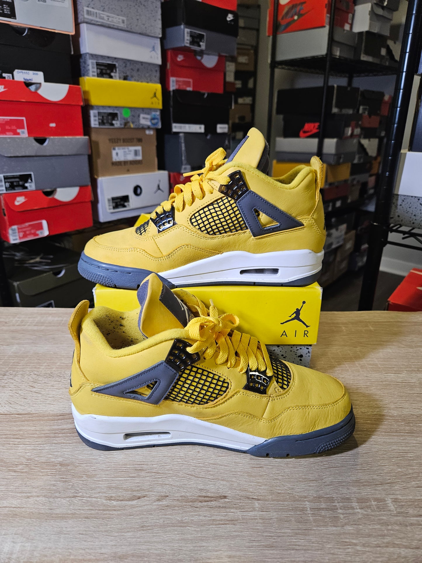 Size 7.5 - AJ 4 Retro Mid Lightning