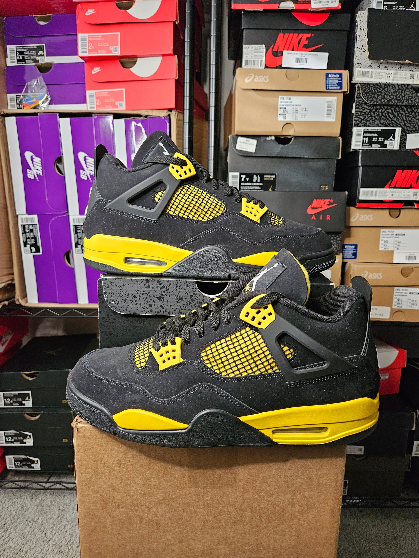 Size 13 - AJ 4 Retro Mid Thunder