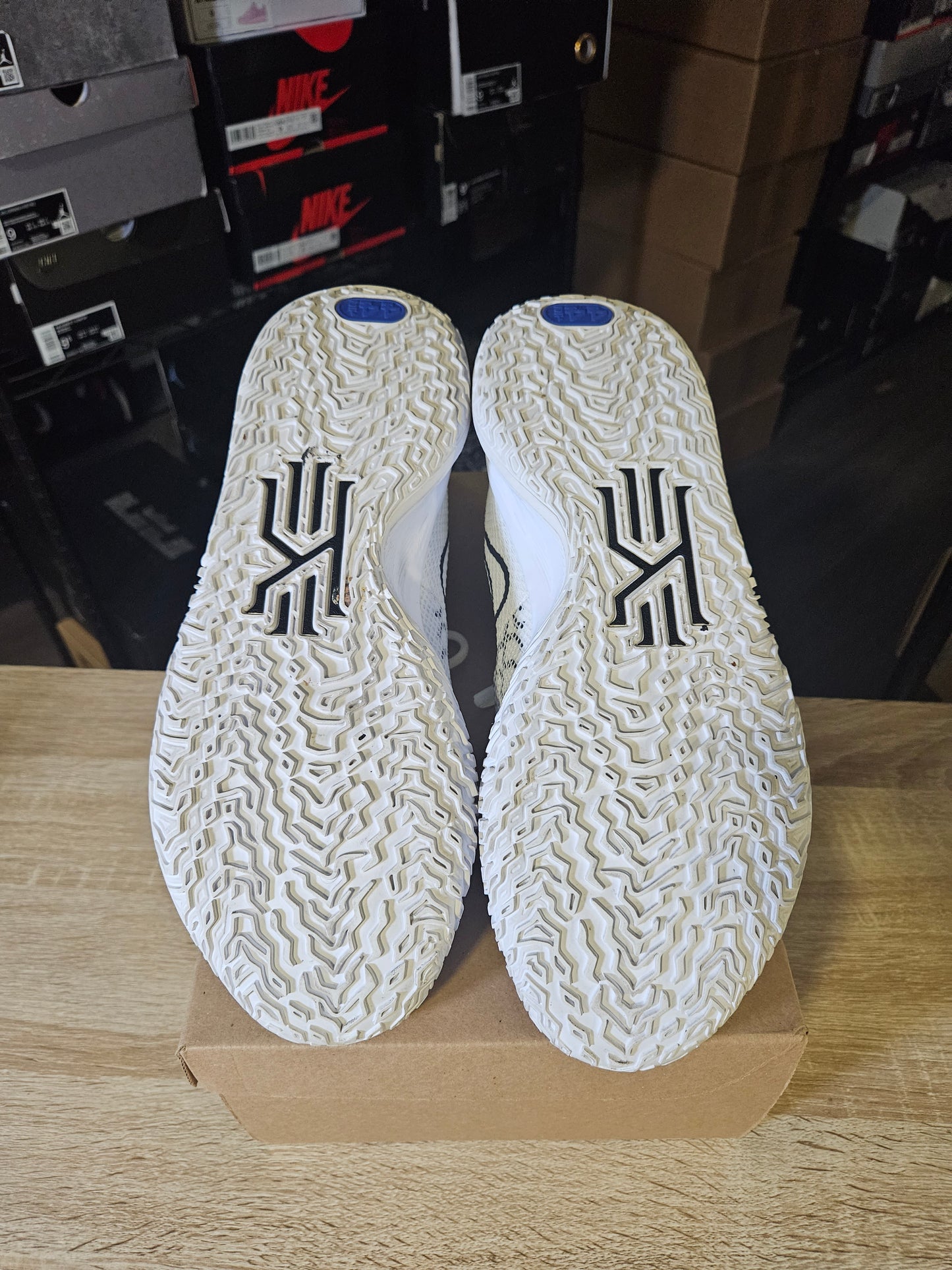 Size 10.5 - Kyrie 7 Brooklyn Beats