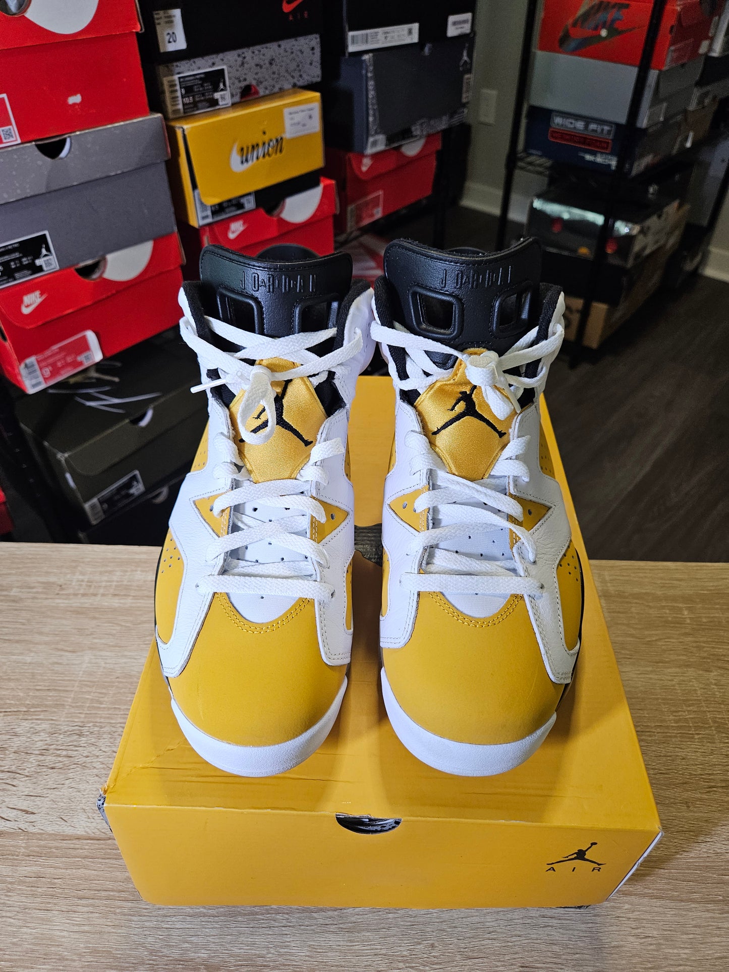 Size 10 - AJ 6 Retro Yellow Ochre