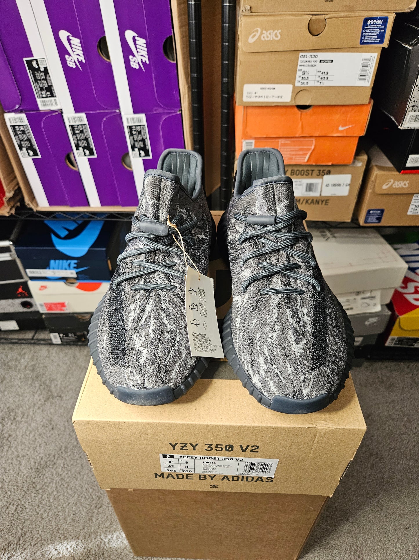 Size 8.5 - adidas Yeezy Boost 350 V2 Low MX Dark Salt
