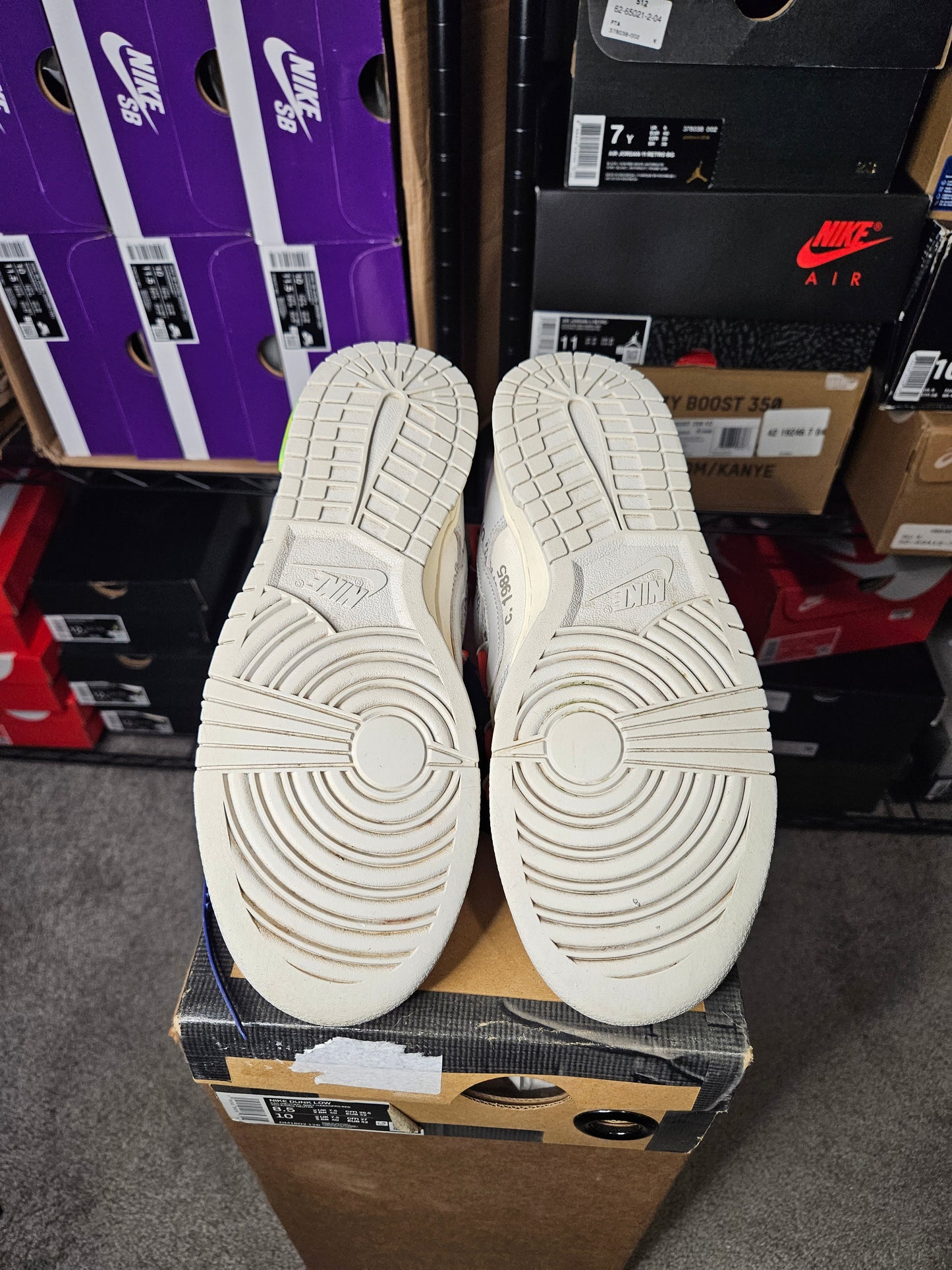 Size 8.5 - OW x Dunk Low Lot 23 of 50