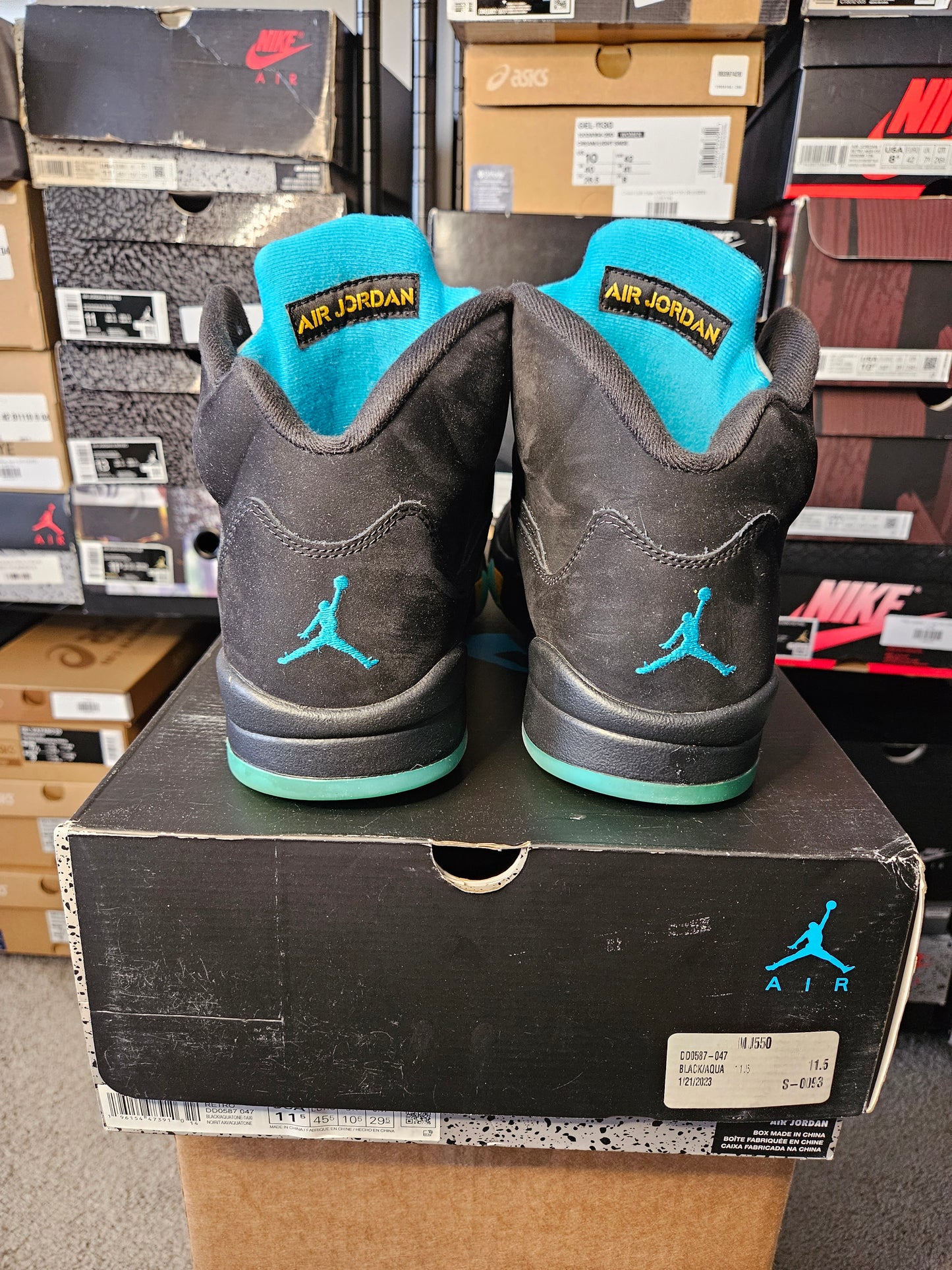 Size 11.5 - AJ 5 Retro Mid Aqua