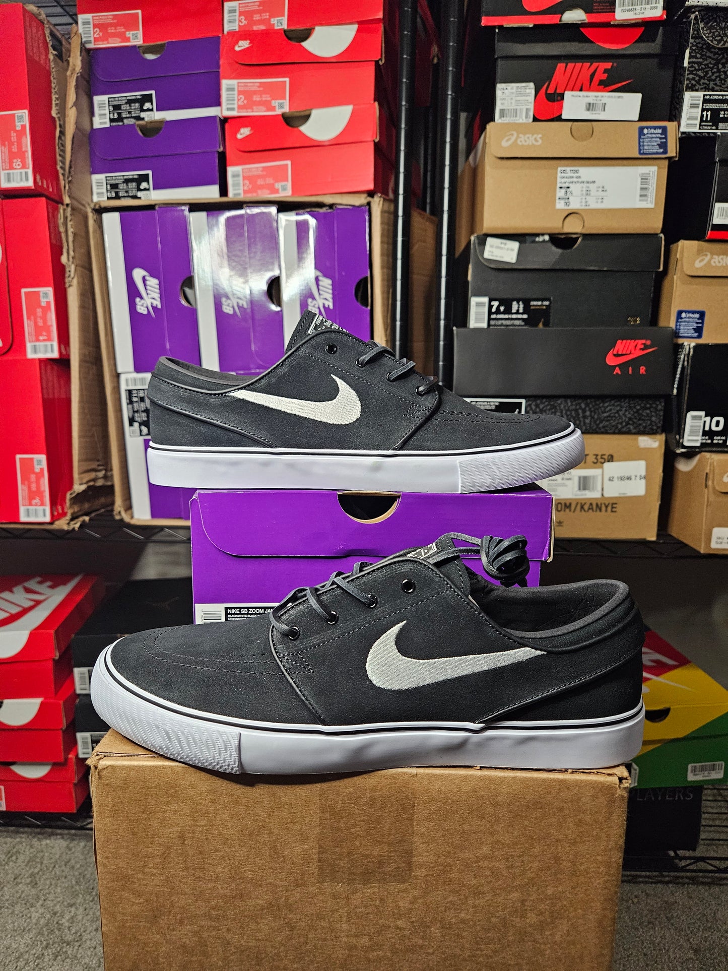 Sizes 5/9.5/10/11 - Zoom Stefan Janoski+ SB Black White