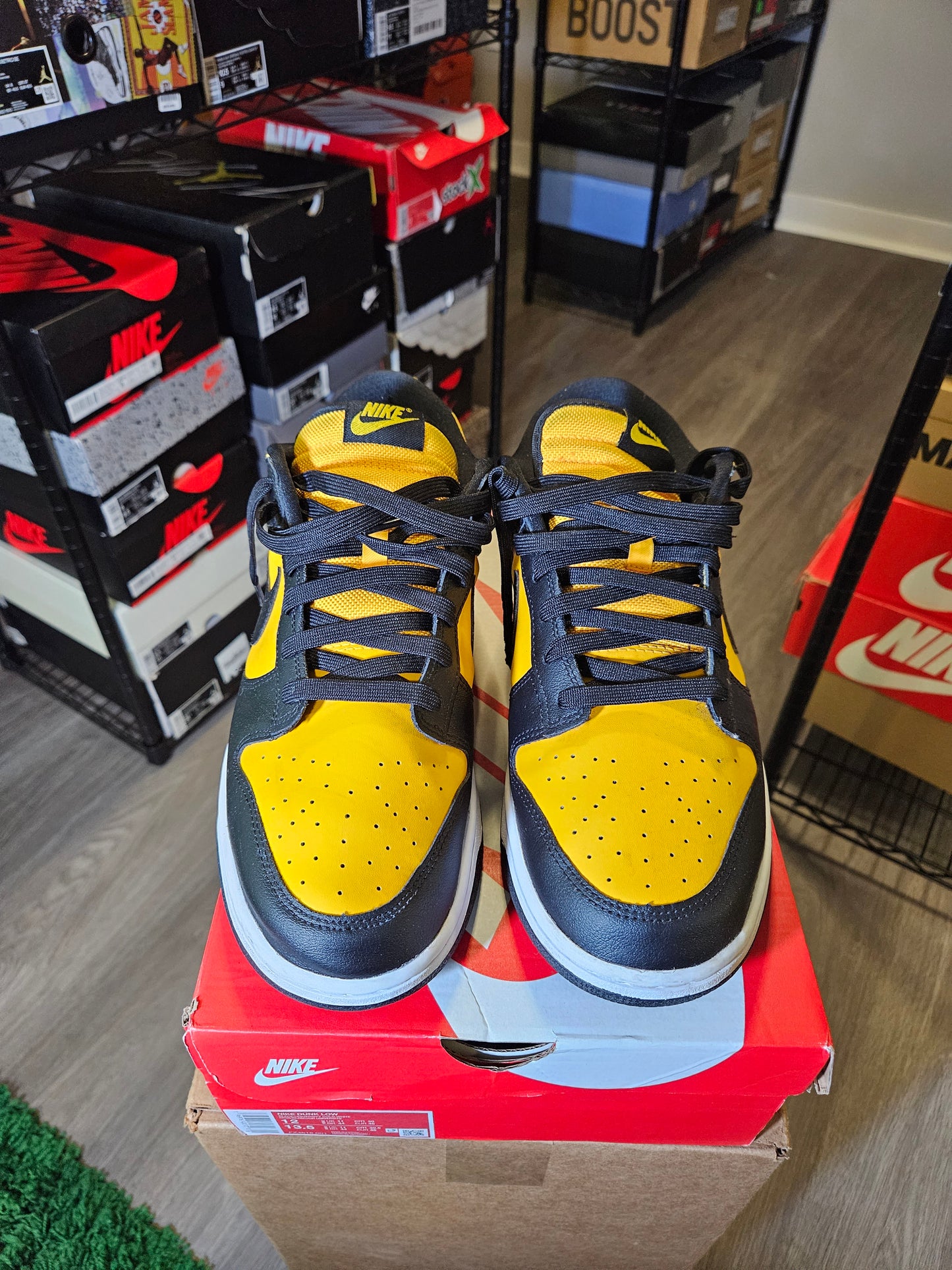 Size 12 - Dunk Low Reverse Goldenrod de