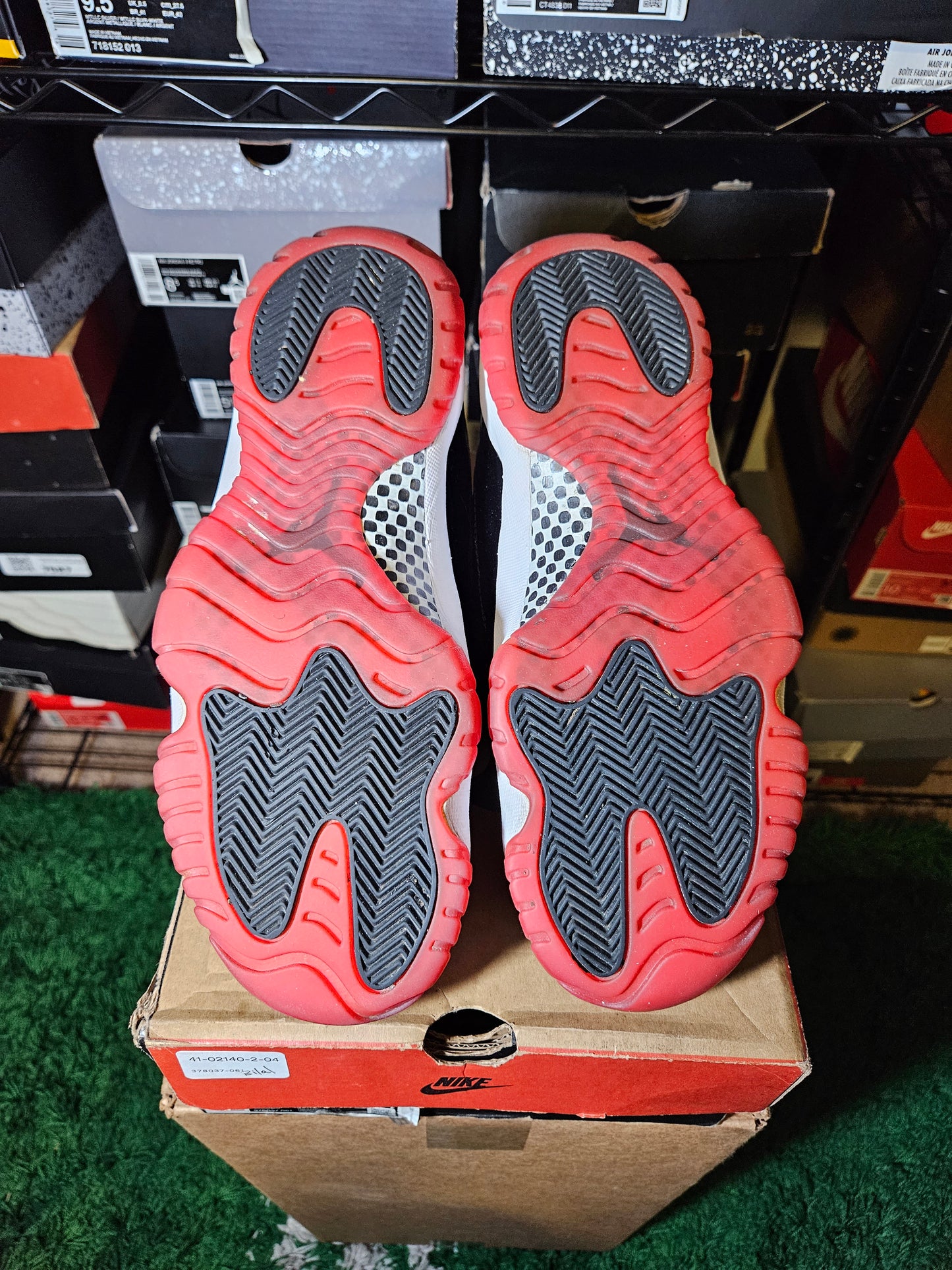Size 9.5 - AJ 11 Retro High Bred