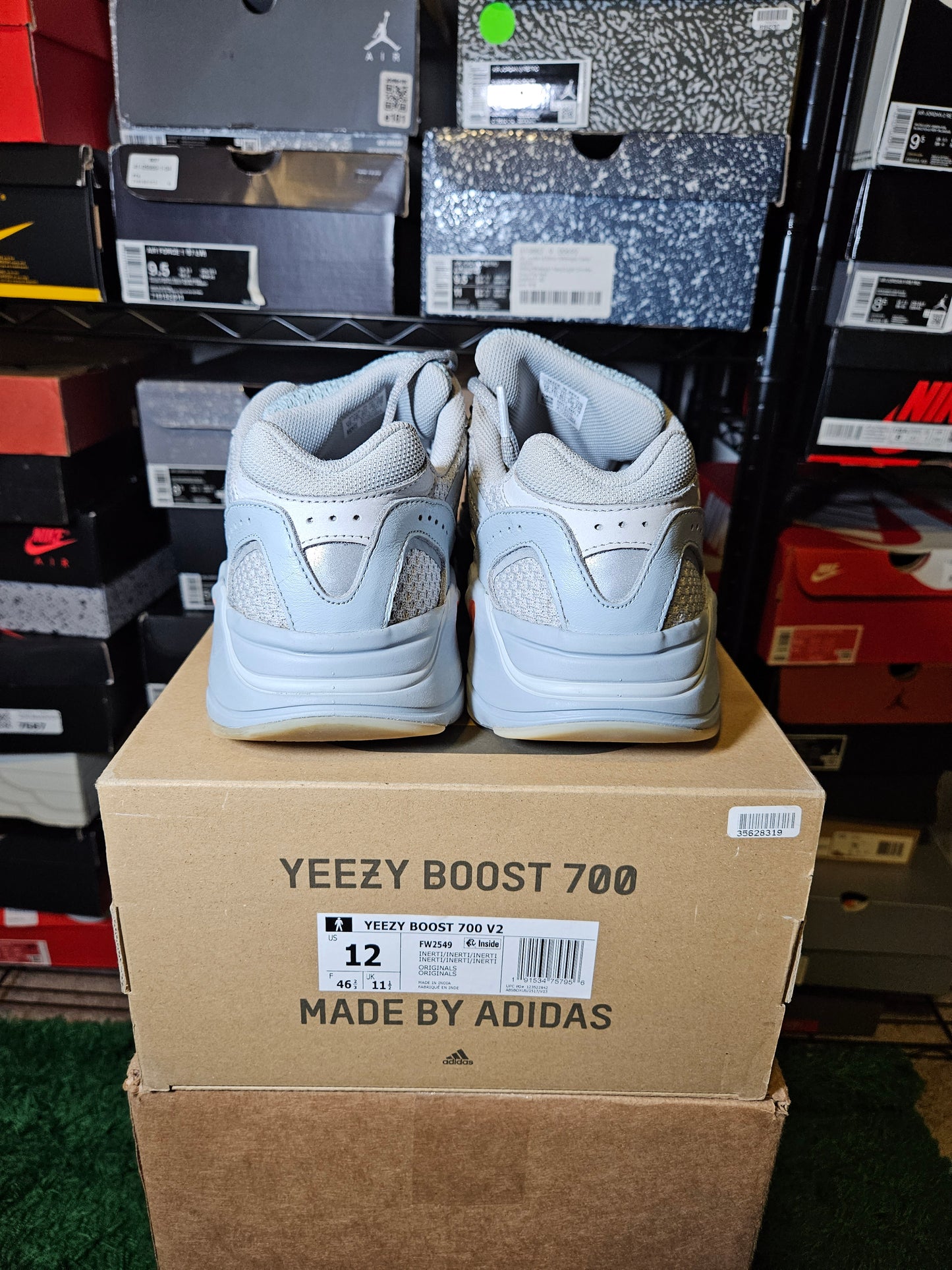 Size 12 - YZY 700 V2 Inertia
