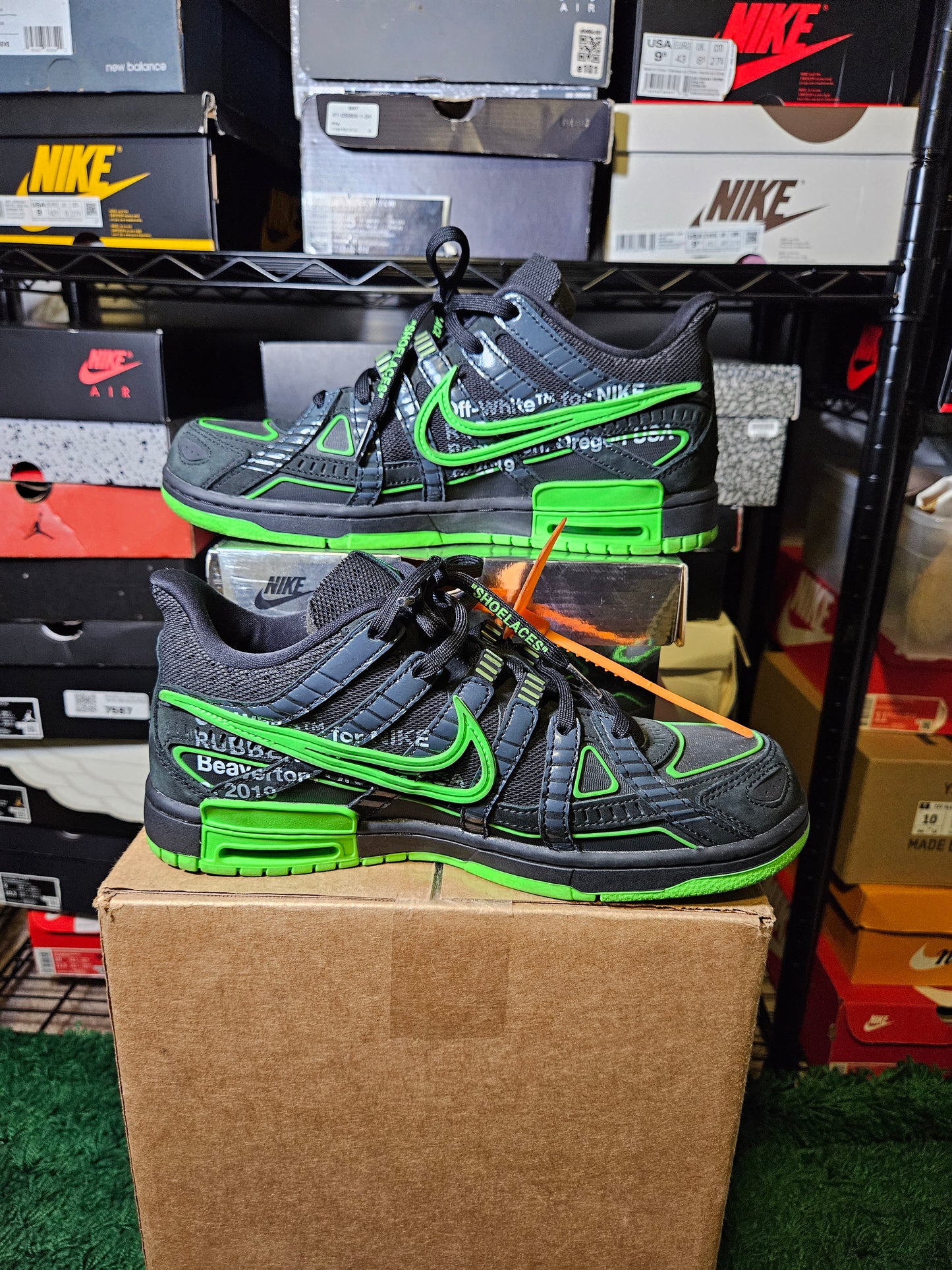 Size 9.5 - Air Rubber Dunk x Off-White Low Green Strike