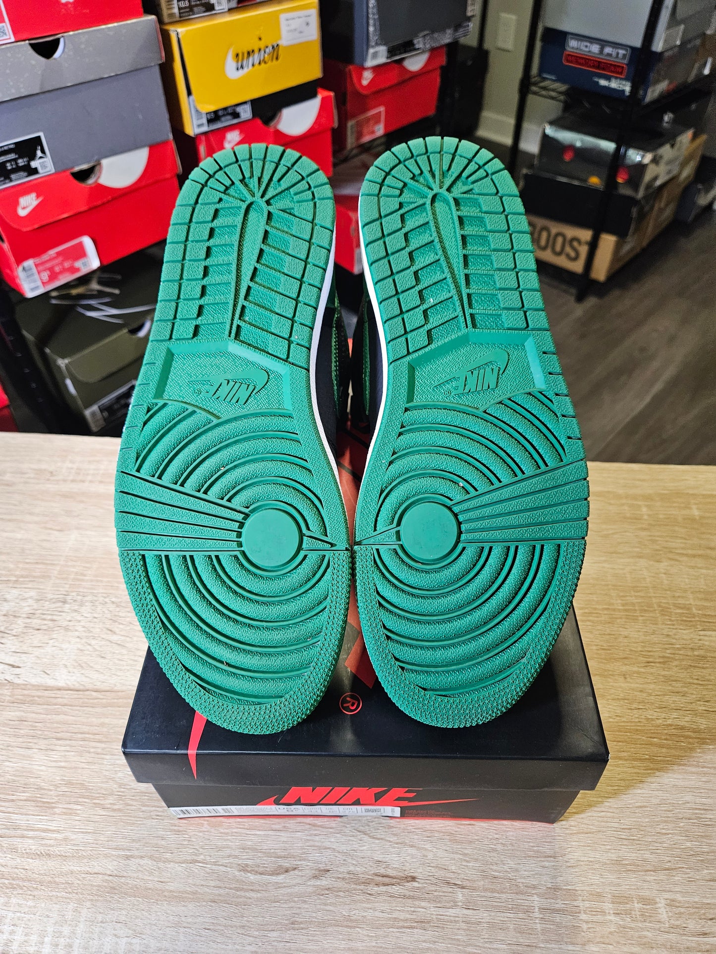 Size 9.5 - AJ 1 Retro OG High Pine Green 2.0