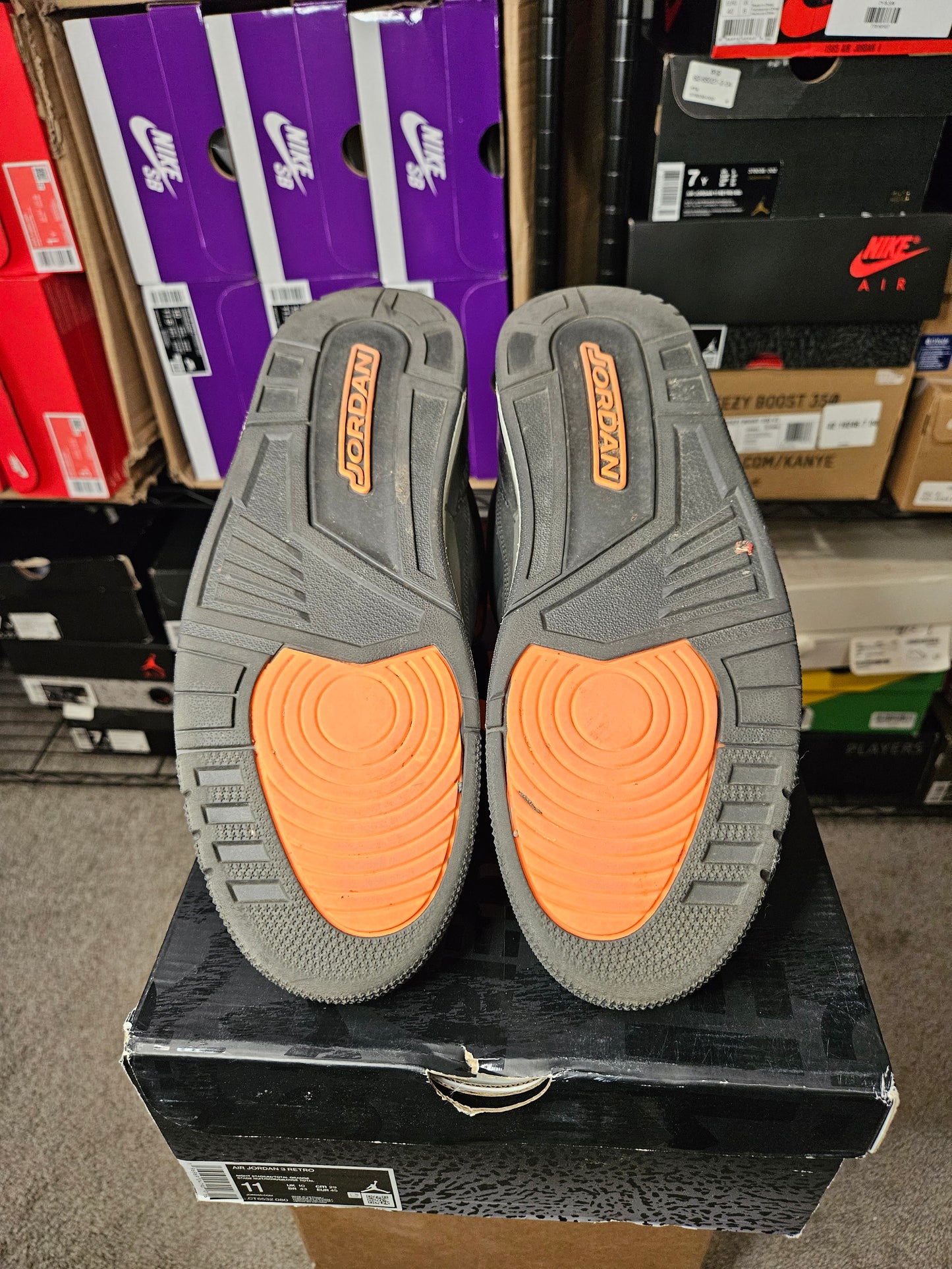 Size 11 - AJ 3 Retro 2023 Mid Fear