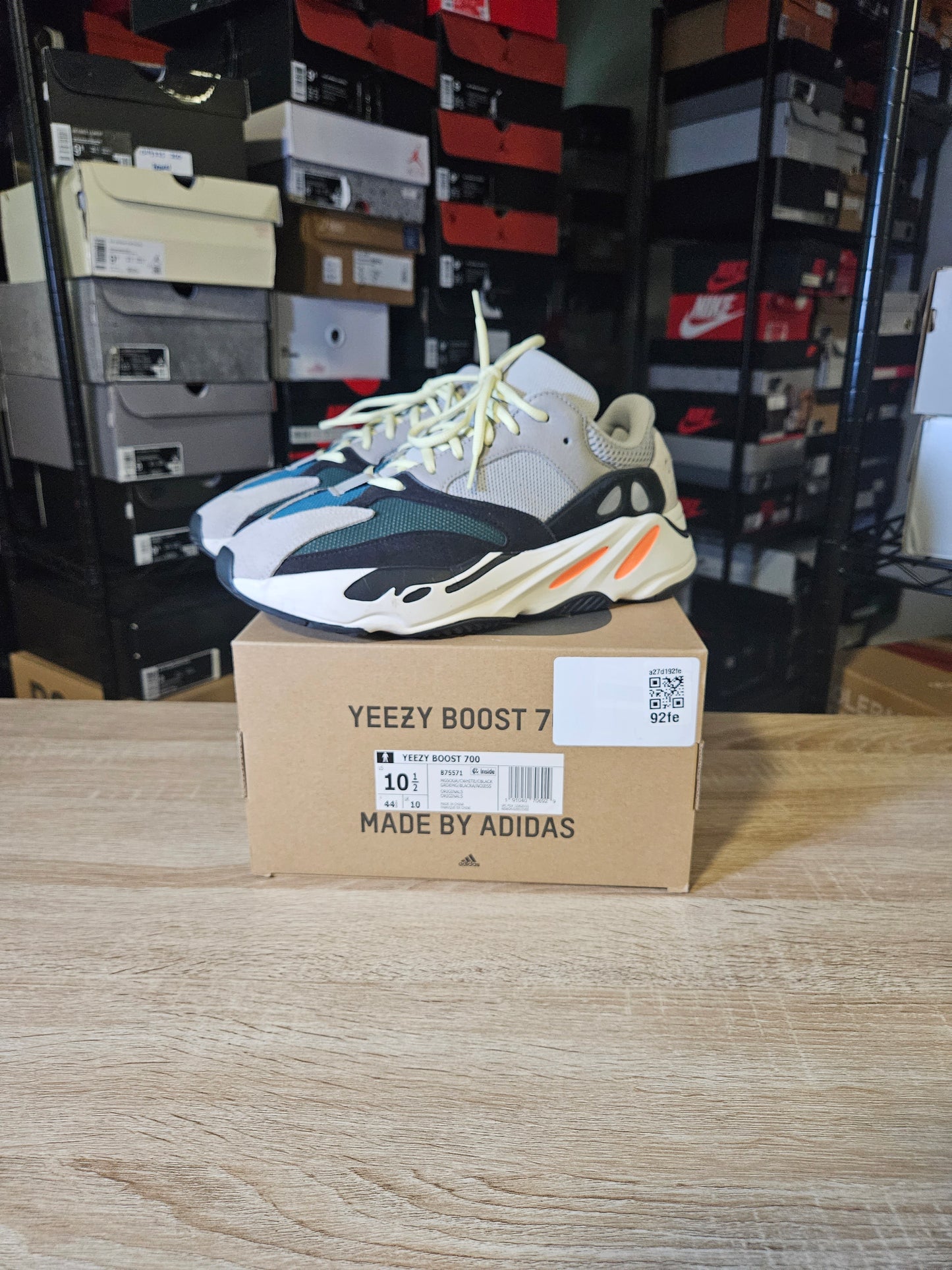 Size 10.5 - YZY 700 Low Wave Runner