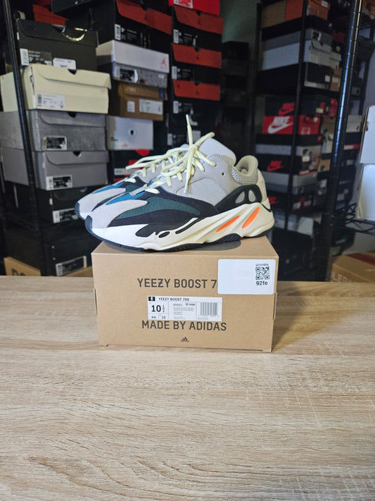 Size 10.5 - YZY 700 Low Wave Runner