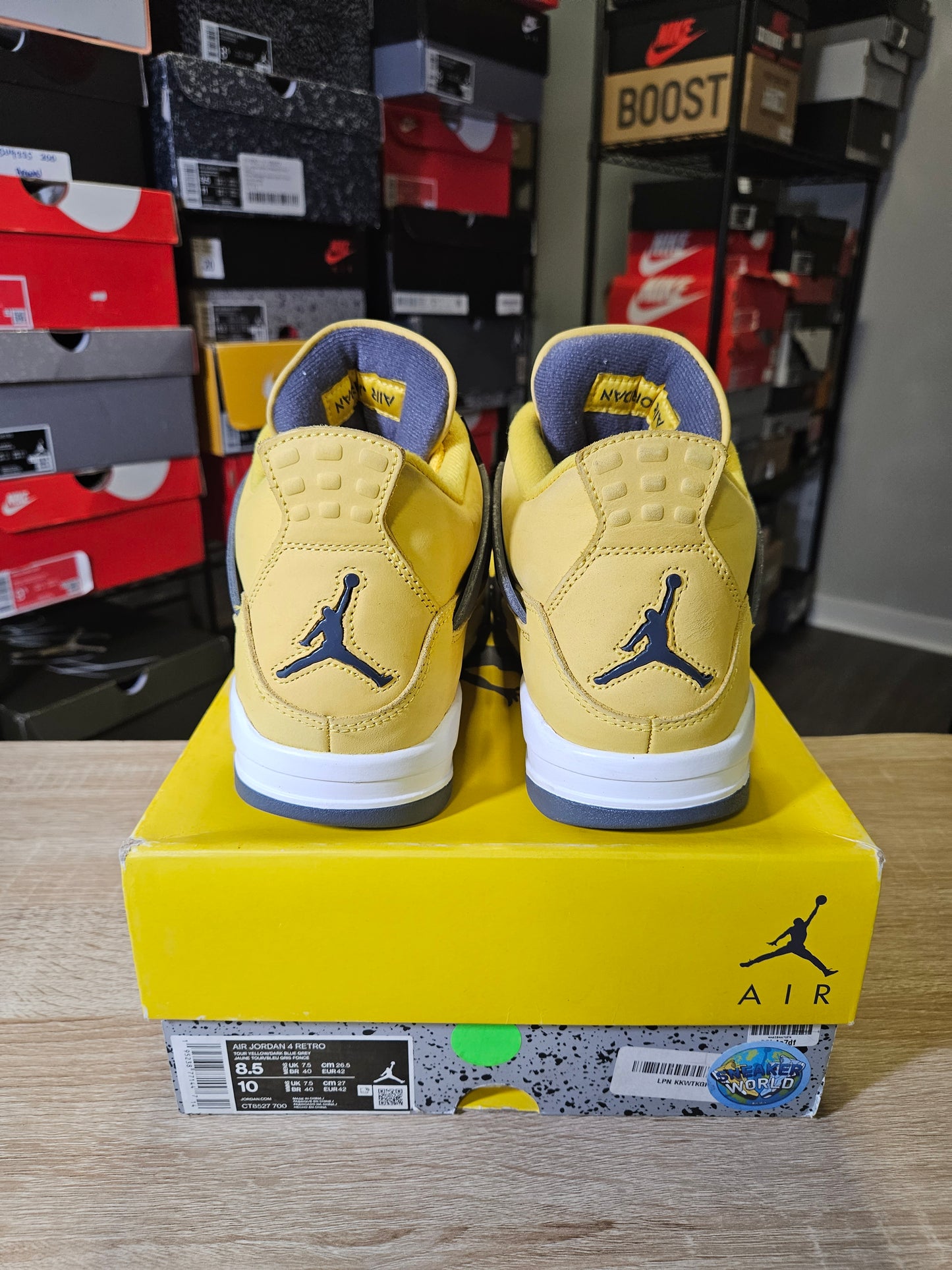 Size 8.5 - AJ 4 Retro Mid Lightning
