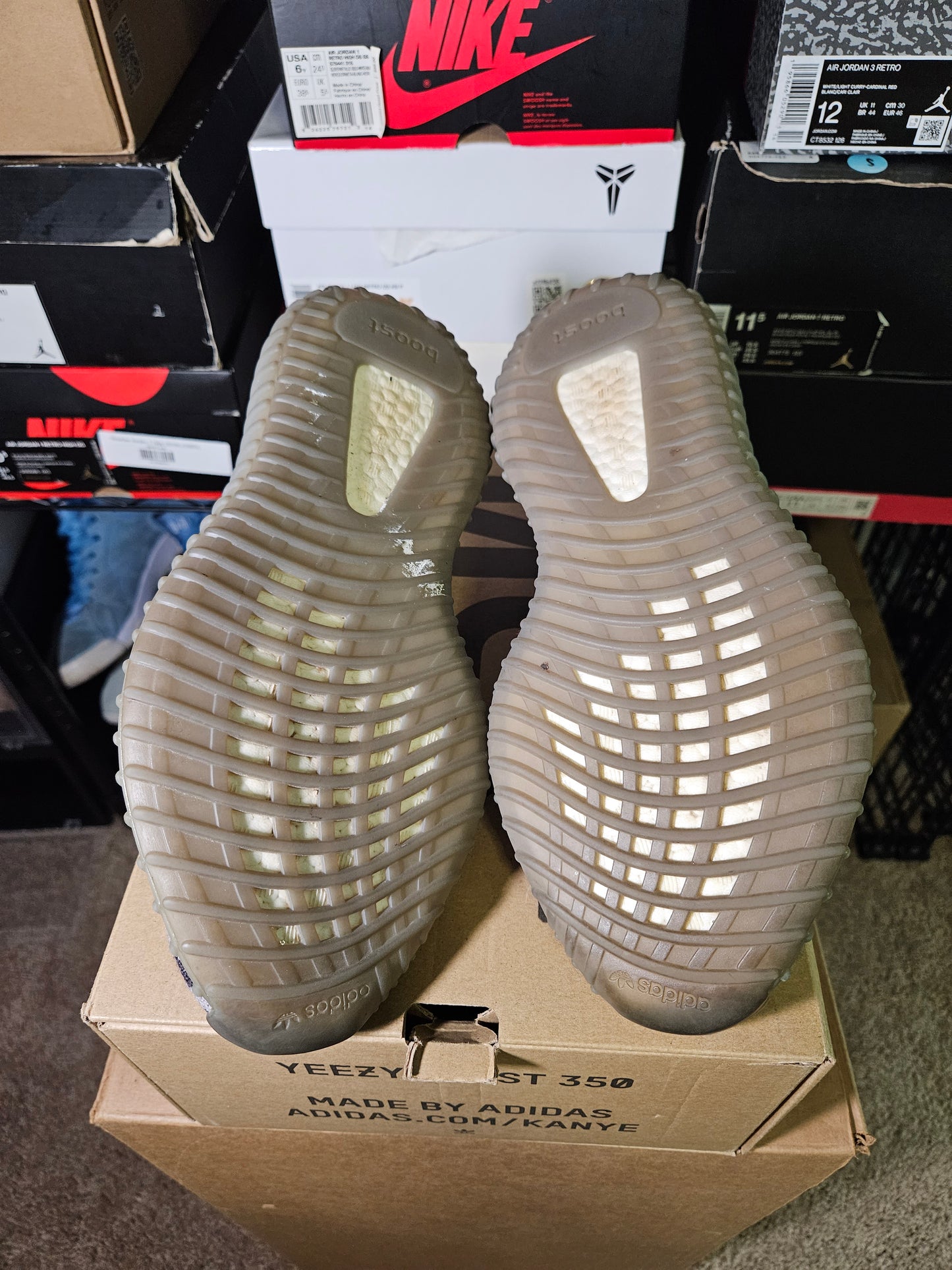Size 8 - YZY 350 V2 Low Beluga 2.0