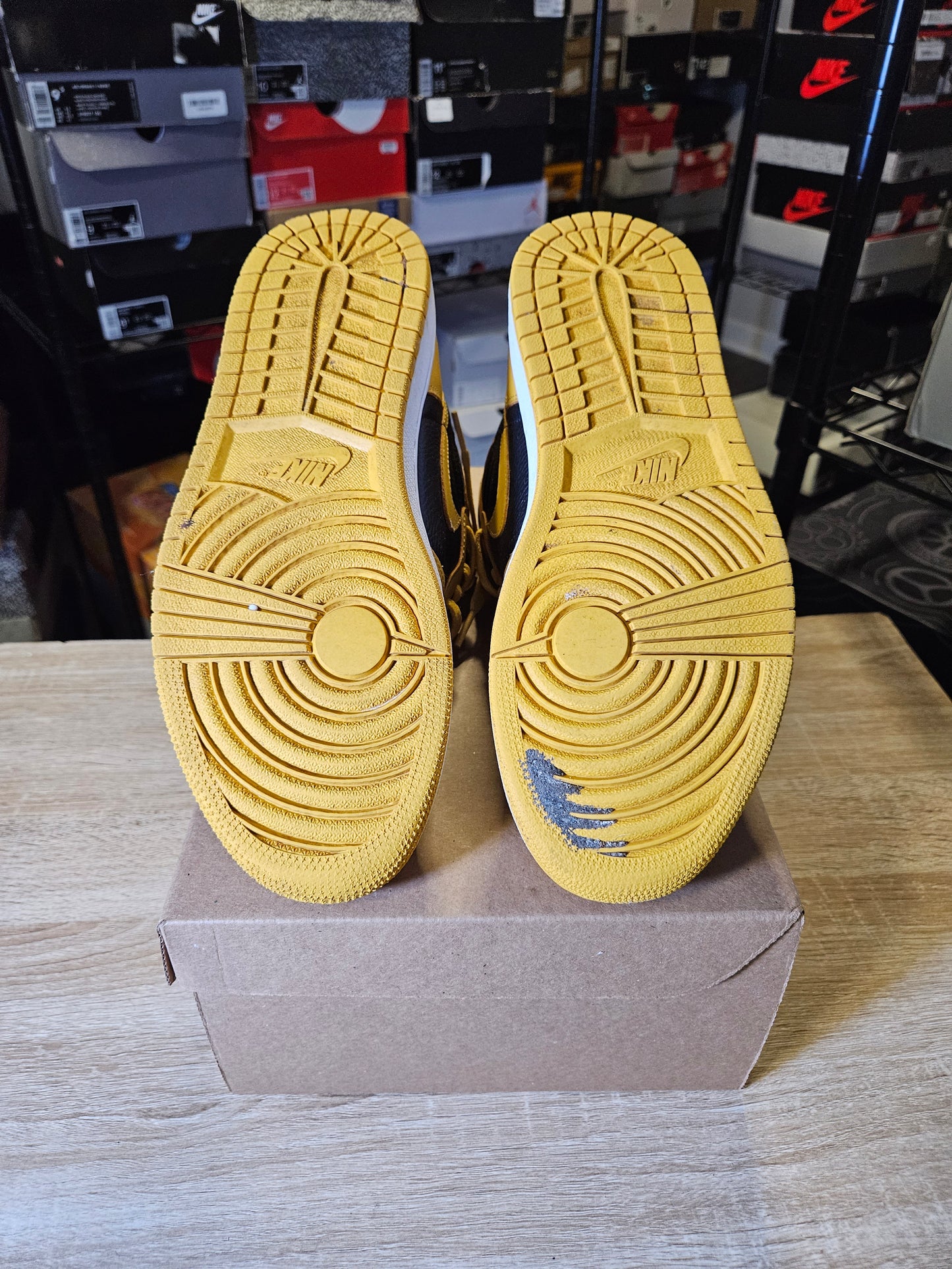Size 9.5 - AJ 1 Retro OG High Pollen
