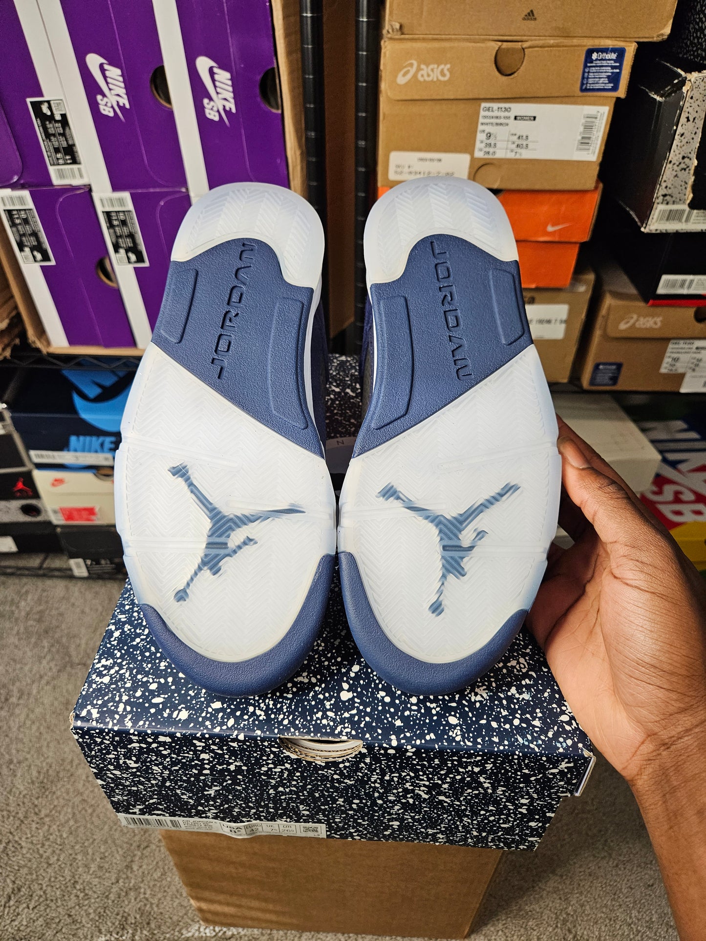 Size 8.5 - AJ 5 Retro SE Midnight Navy