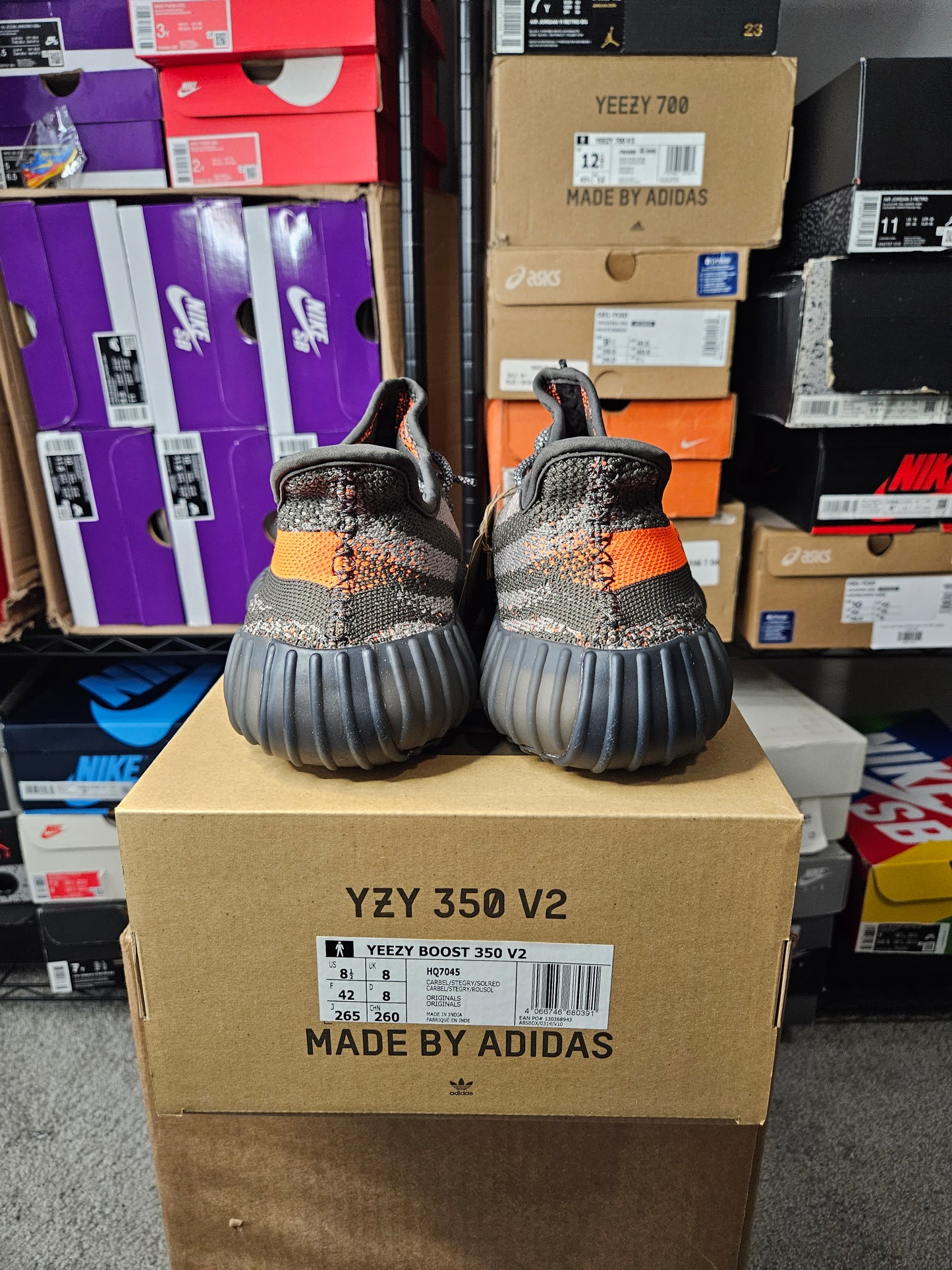 Size 8.5 - YZY 350 V2 Low Carbon Beluga