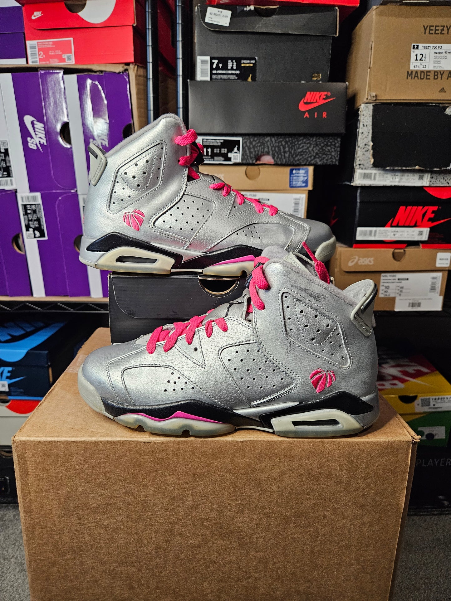 Size 7 (GS) - AJ 6 Retro Mid Valentines Day