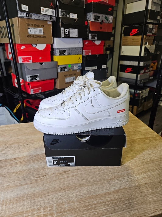 Size 9.5 - AF1 x Supreme Low Box Logo - White