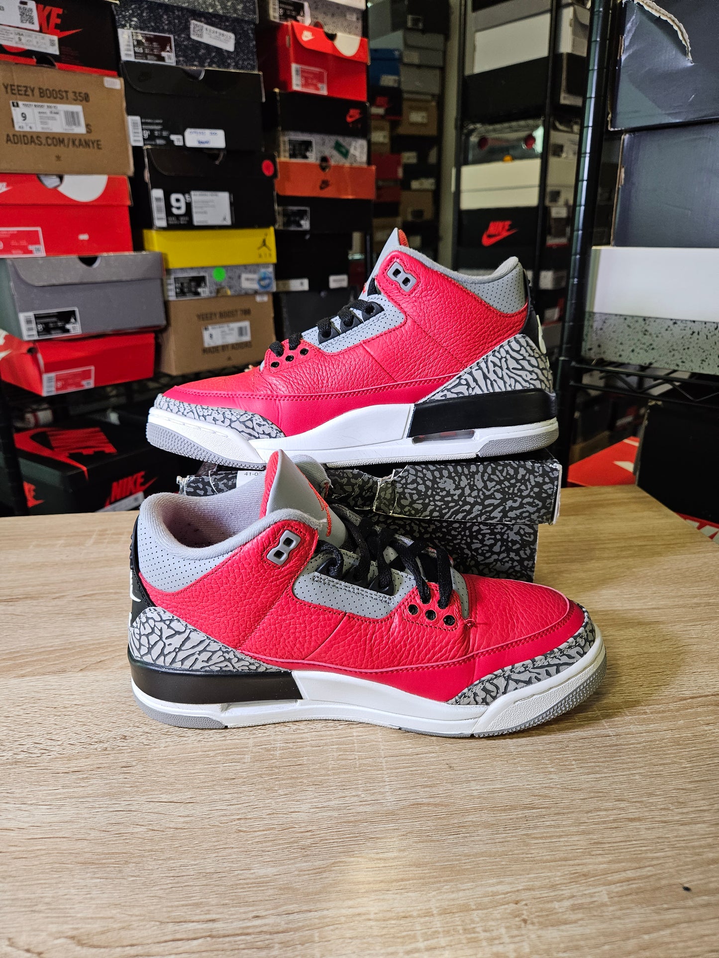 Size 8.5 - AJ 3 Retro SE Mid Unite