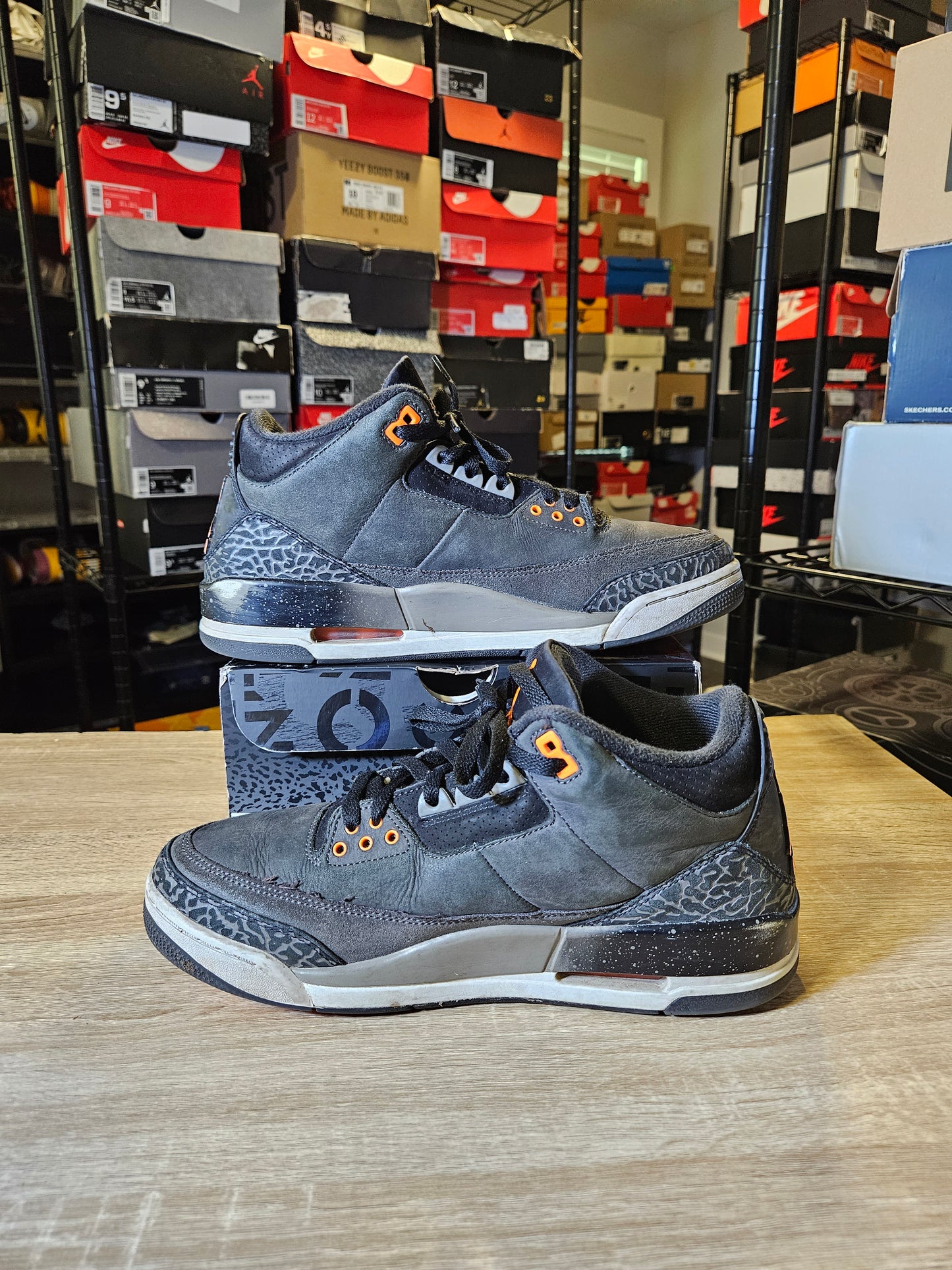 Size 9.5 - Jordan 3 Retro 2023 Mid Fear