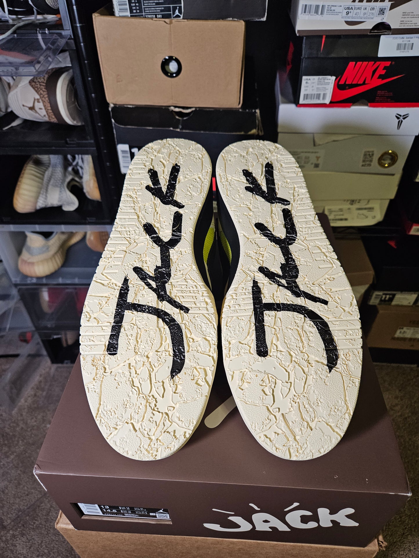 Size 13 - Travis Jump Man Bright Cactus