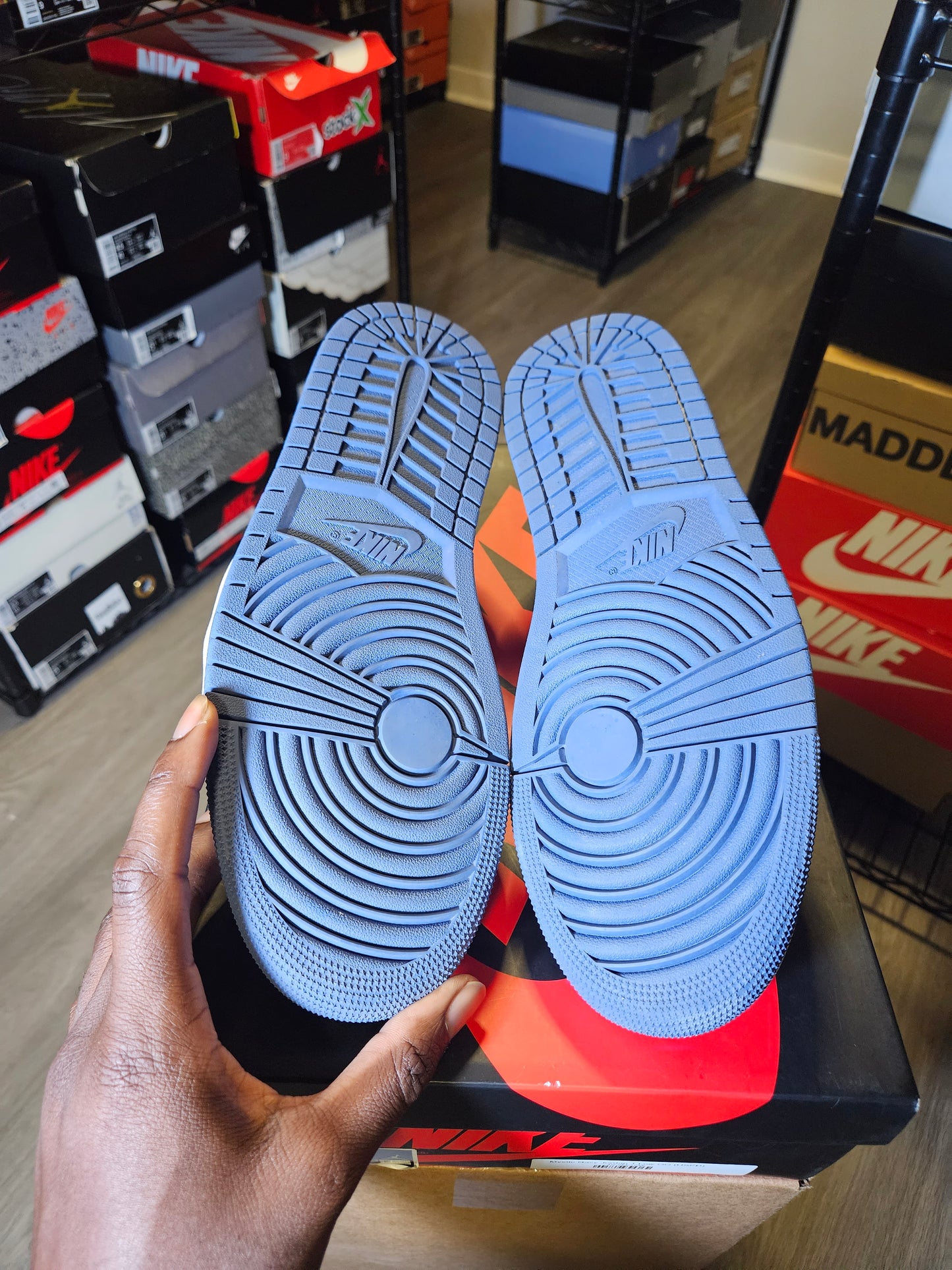 Size 10.5 - AJ 1 Low OG Mystic Navy