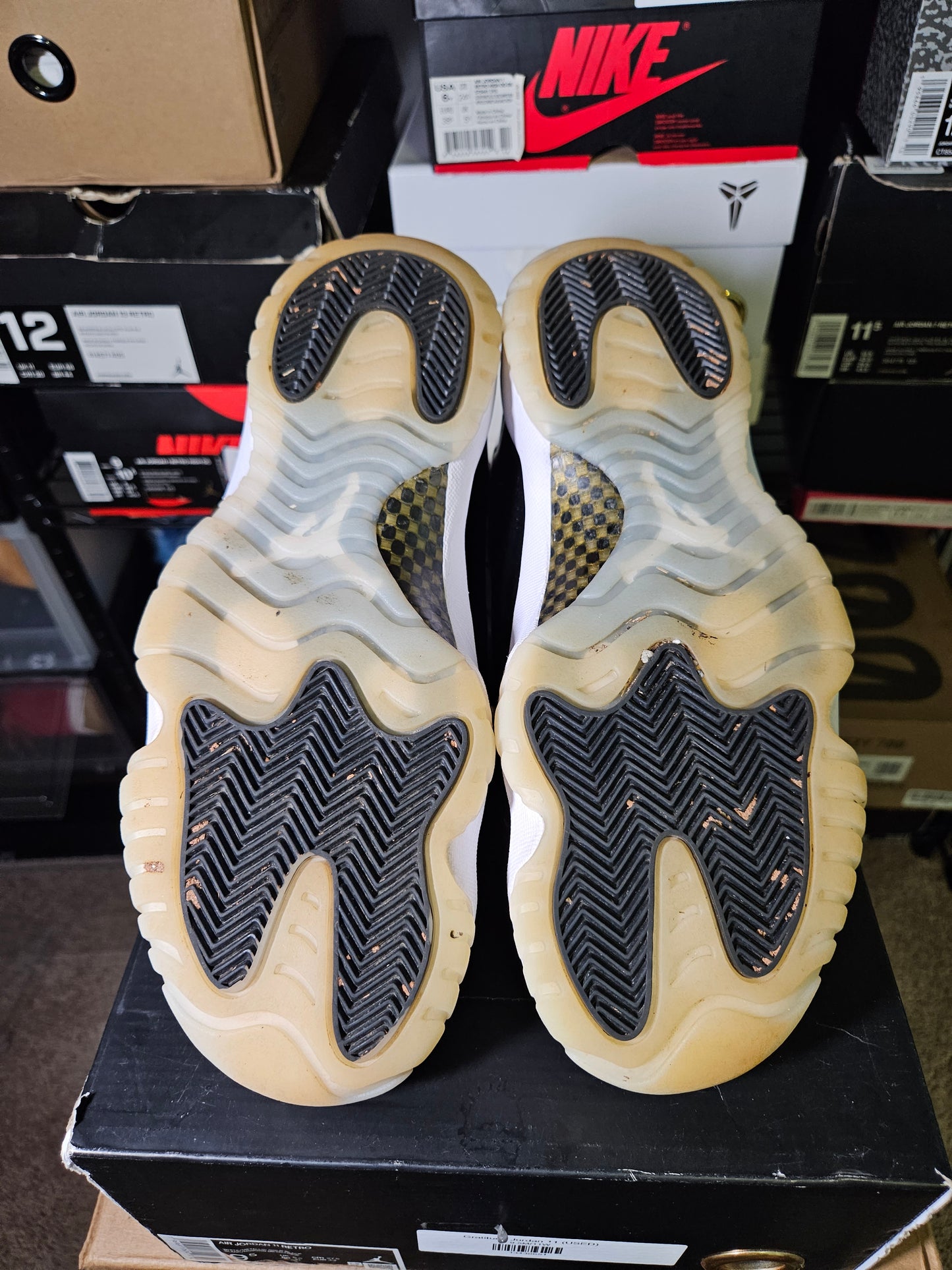 Size 9.5 - Jordan 11 Retro Mid Gratitude / Defining Moments