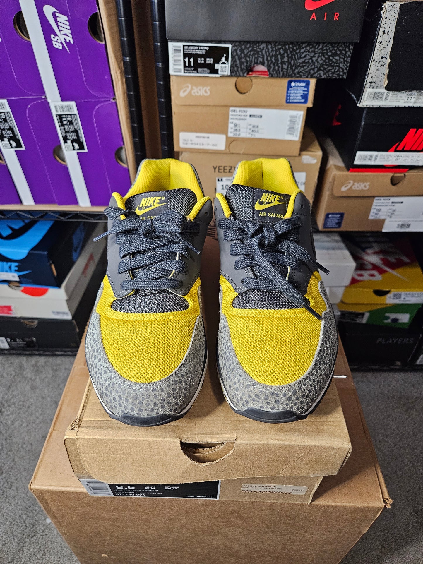 Size 8.5 - Air Safari LE Speed Yellow