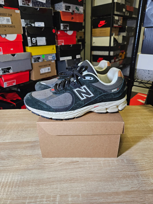 Size 9 - NB 2002R Black Sepia