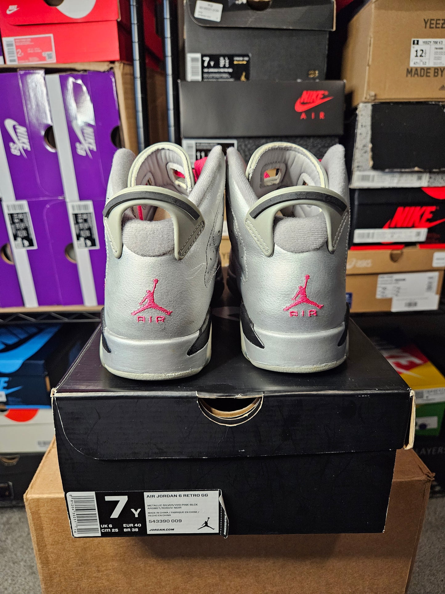 Size 7 (GS) - AJ 6 Retro Mid Valentines Day