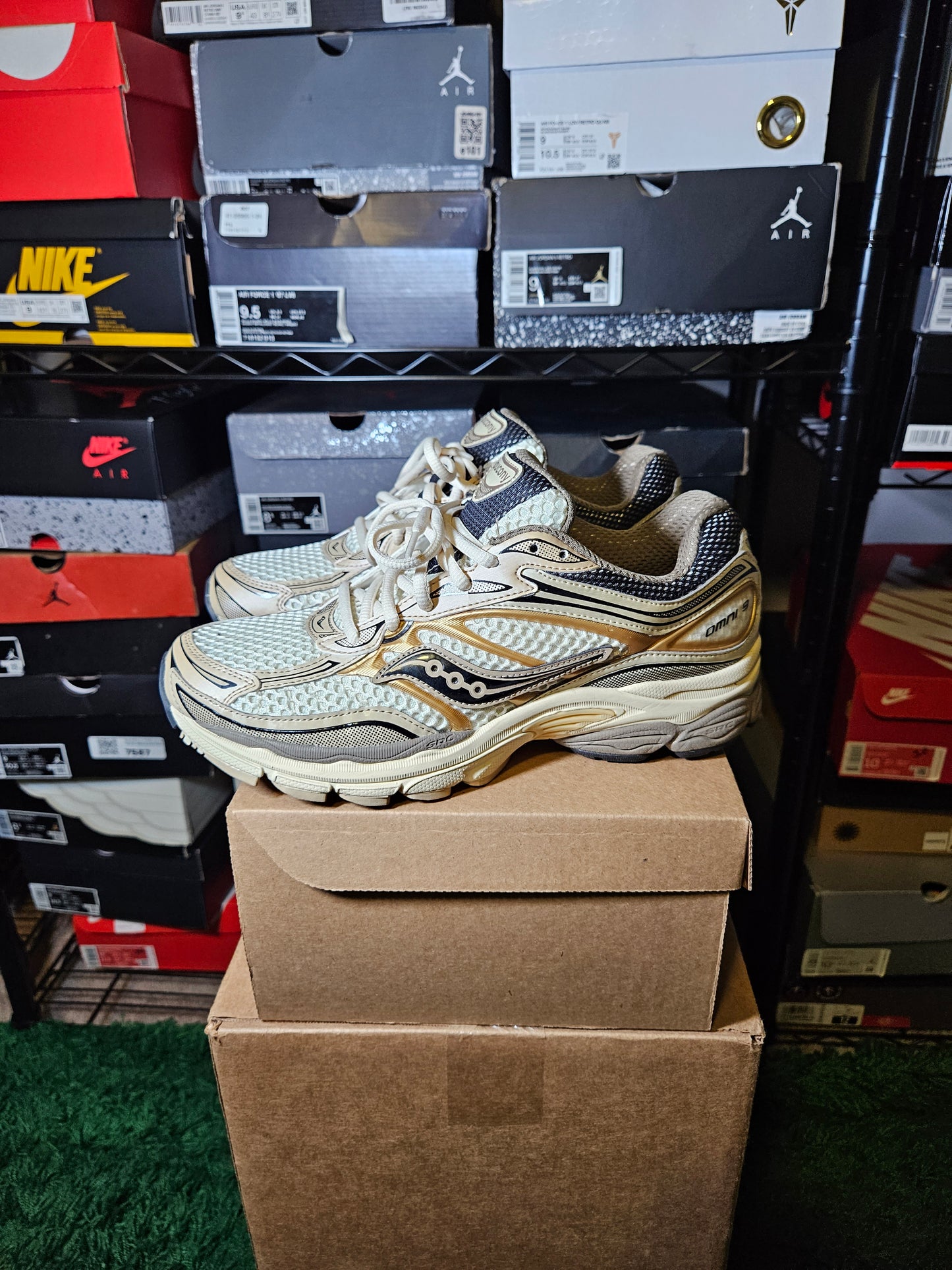 Size 9 - Saucony OG ProGrid Omni 9 Gold