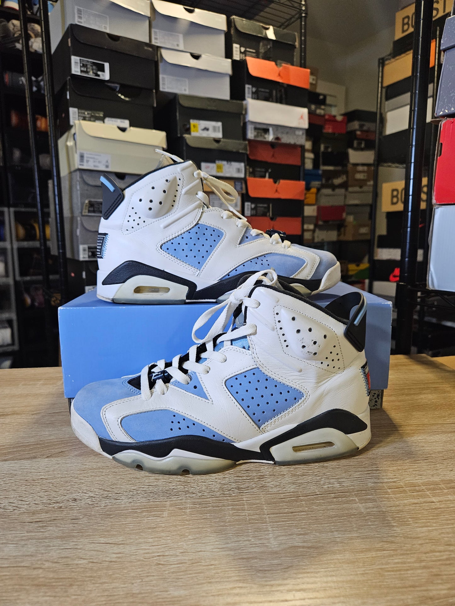 Size 9 - AJ 6 Retro UNC