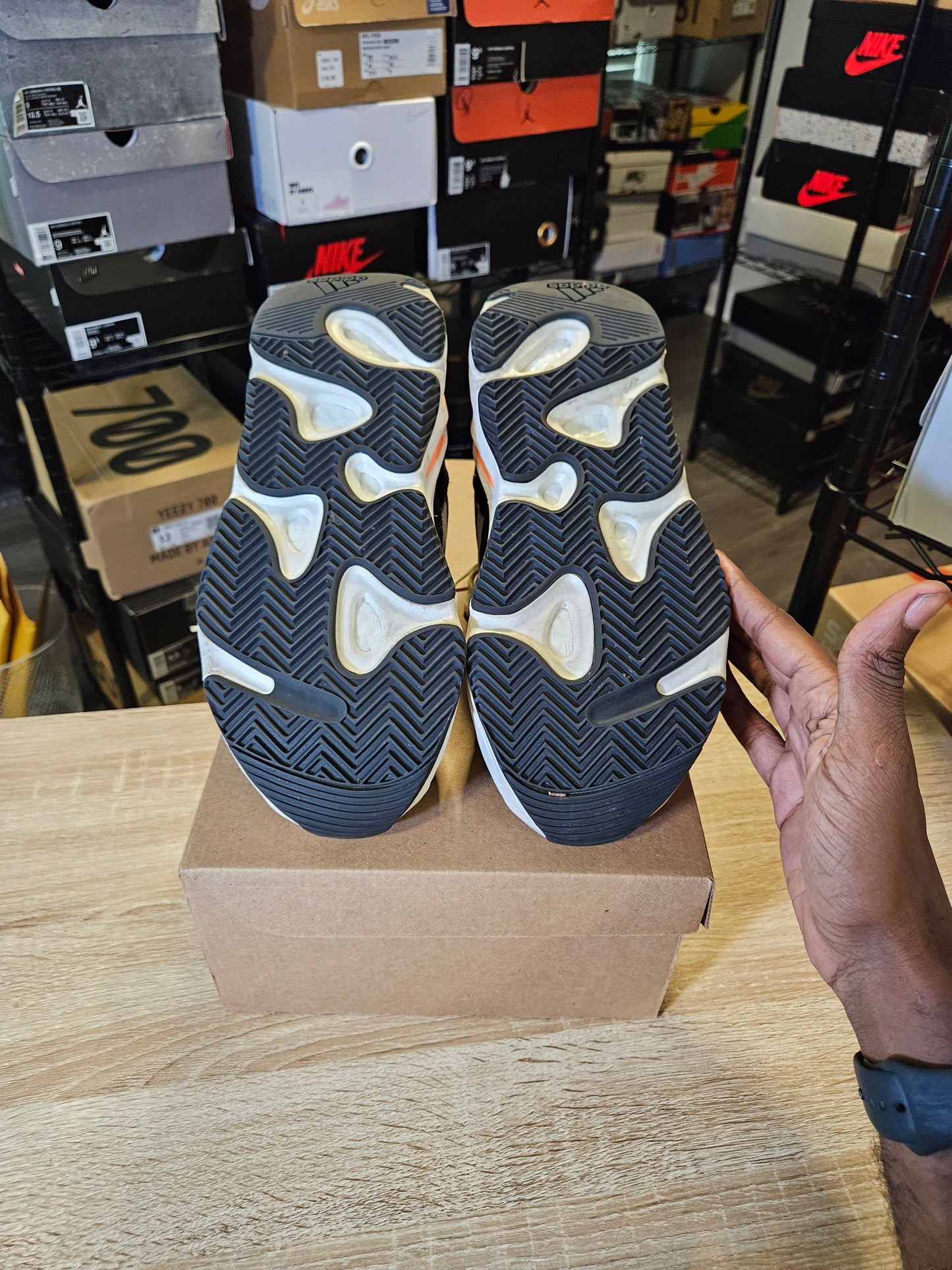 Size 10 - YZY 700 Low Wave Runner