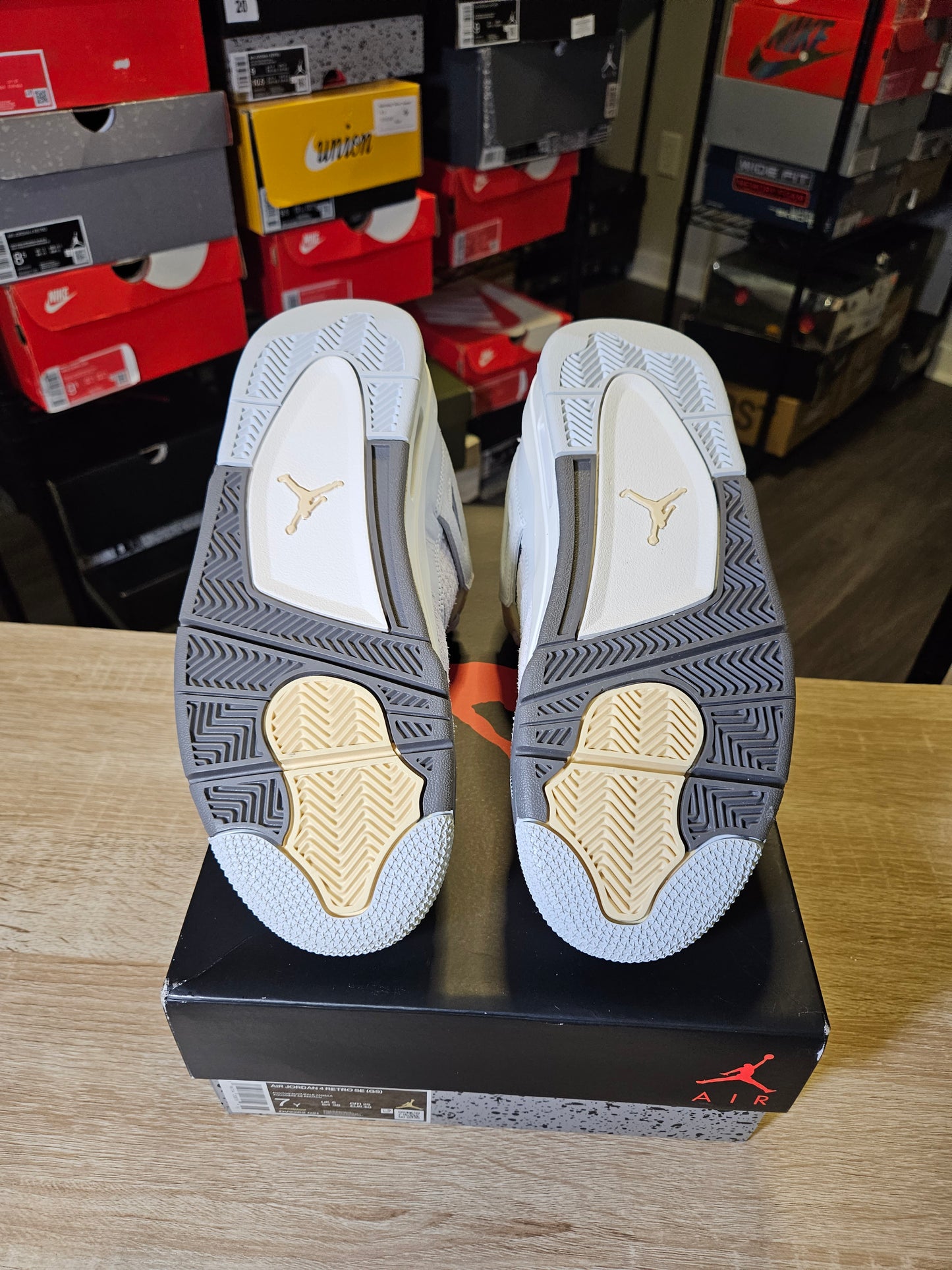 Size 7 - AJ 4 Retro SE Low Craft