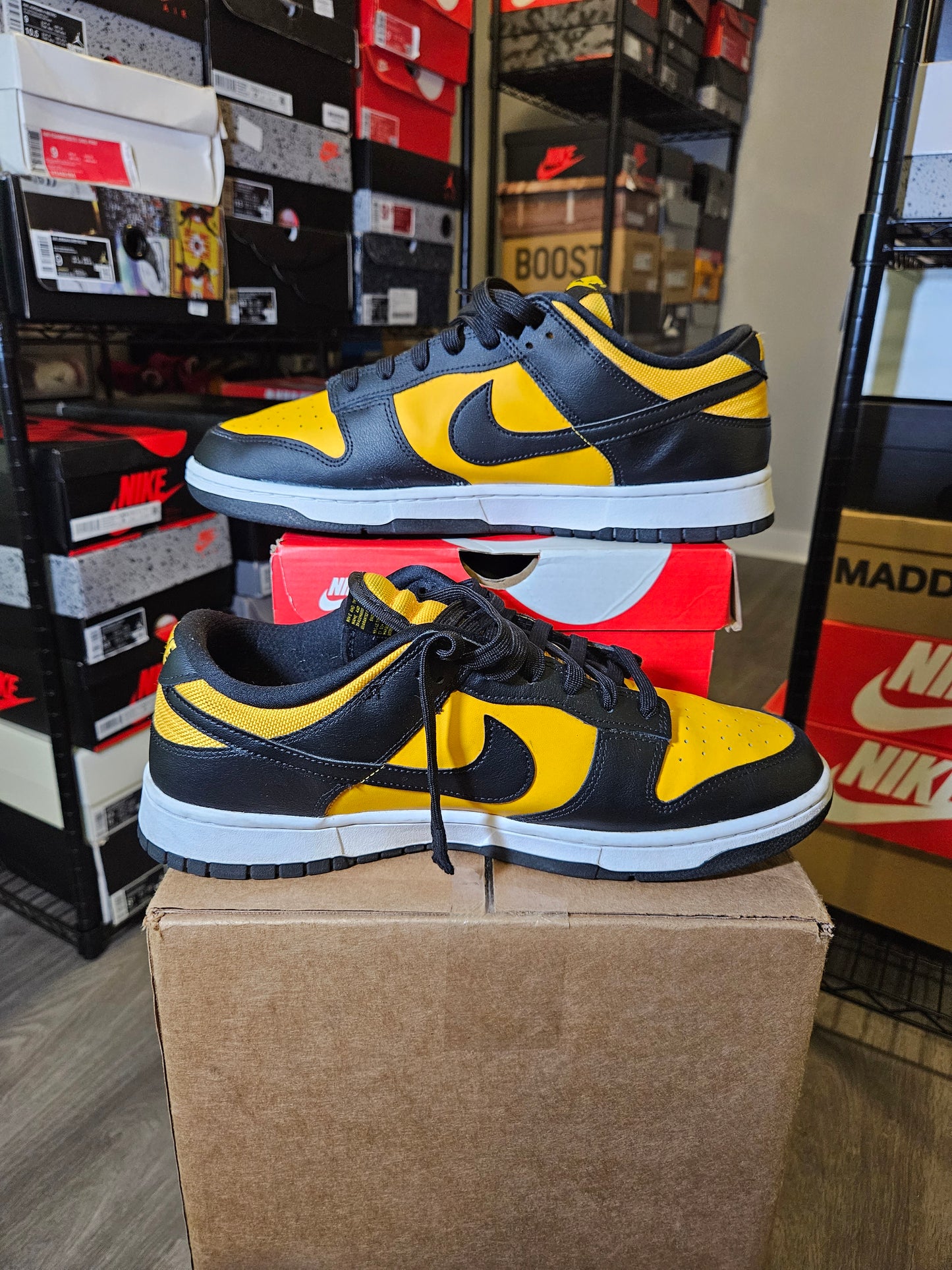 Size 12 - Dunk Low Reverse Goldenrod de