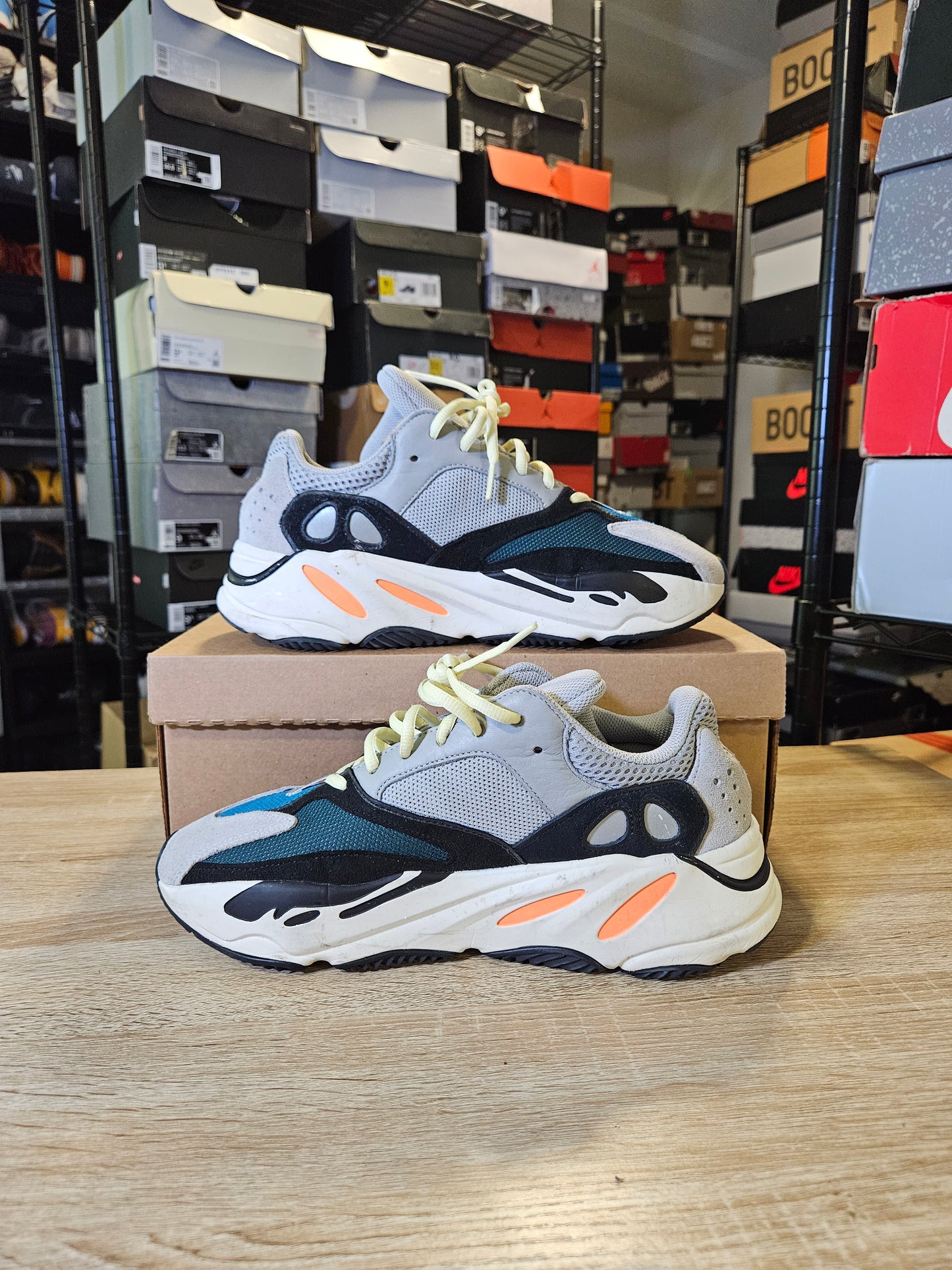 Size 10 - YZY 700 Low Wave Runner