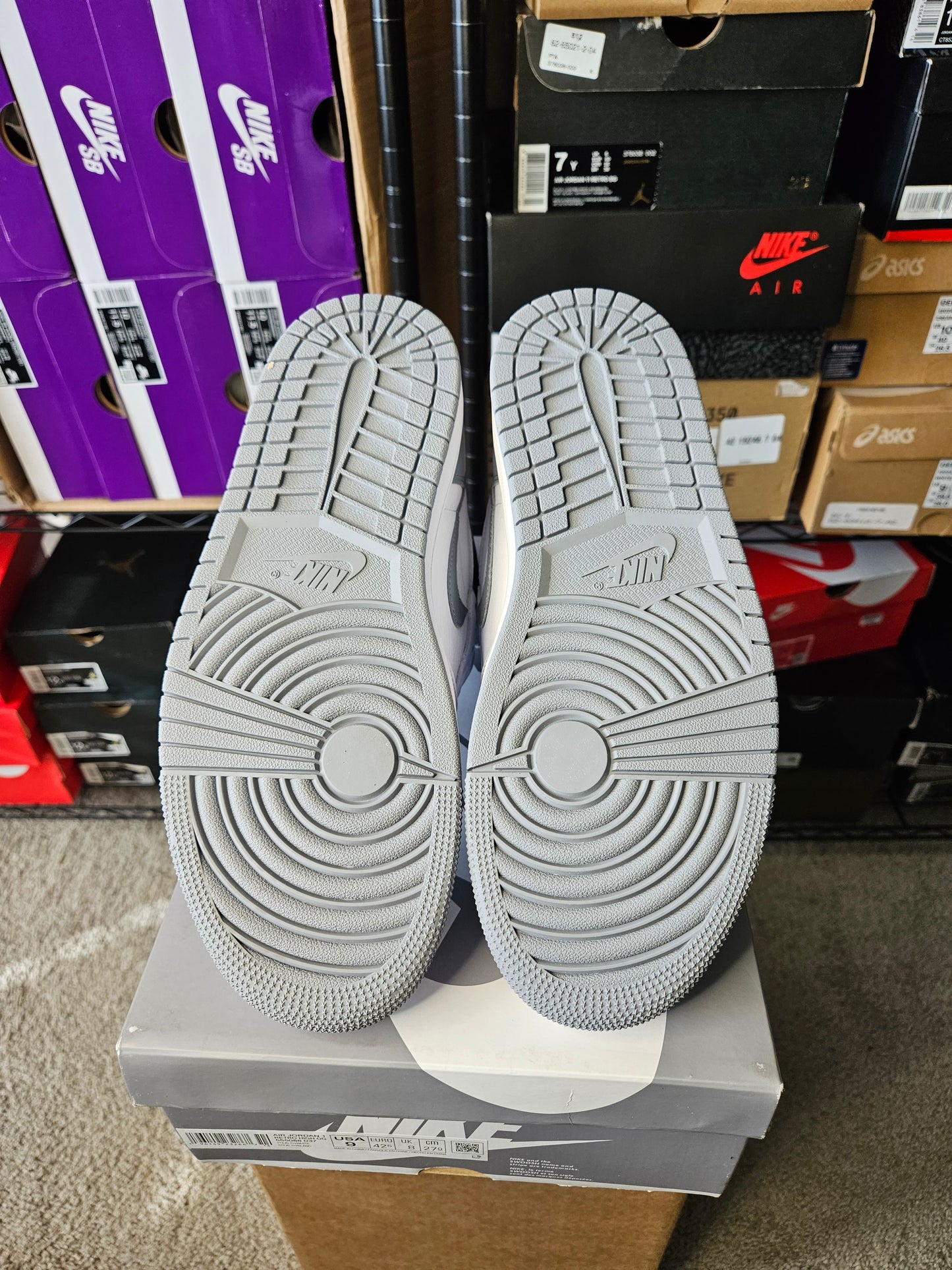 Size 9 - AJ 1 Retro High OG Stealth