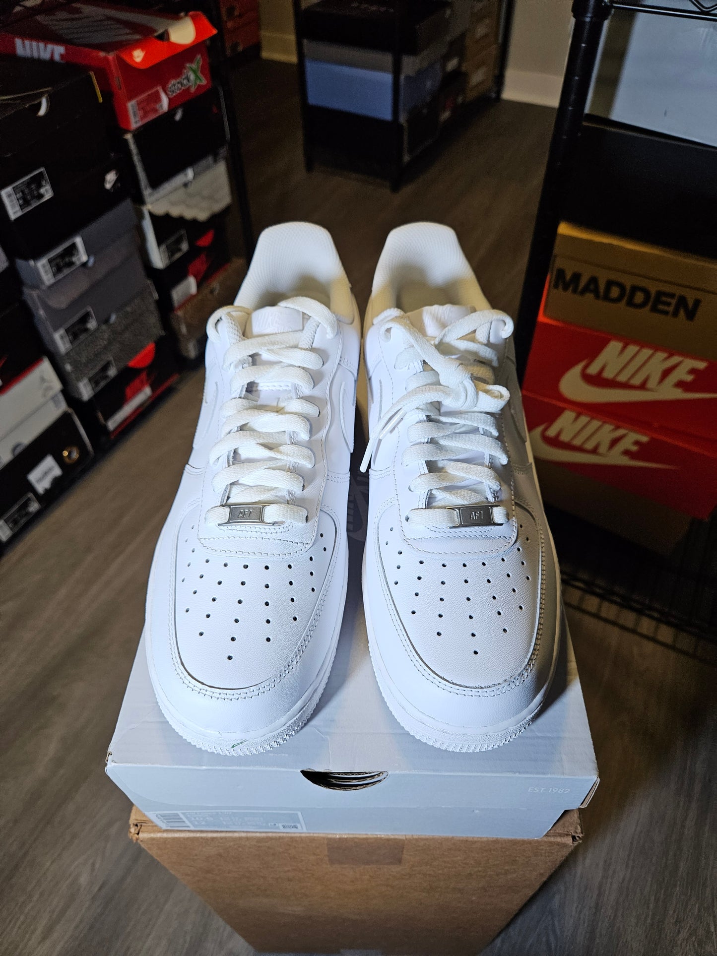 Size 10.5 - Air Force 1 '07 Low Triple White