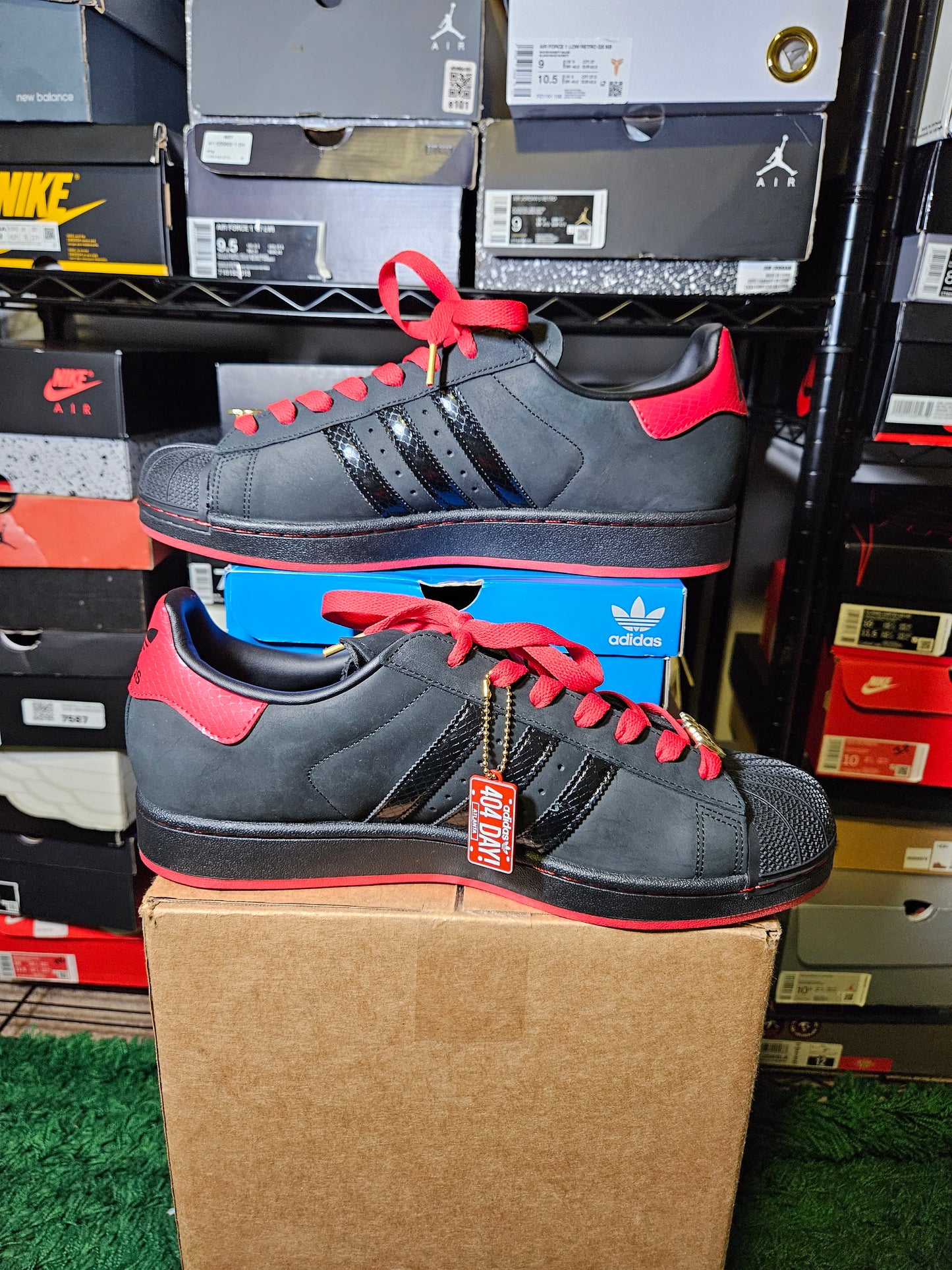Size 13 - Superstar 404 Day