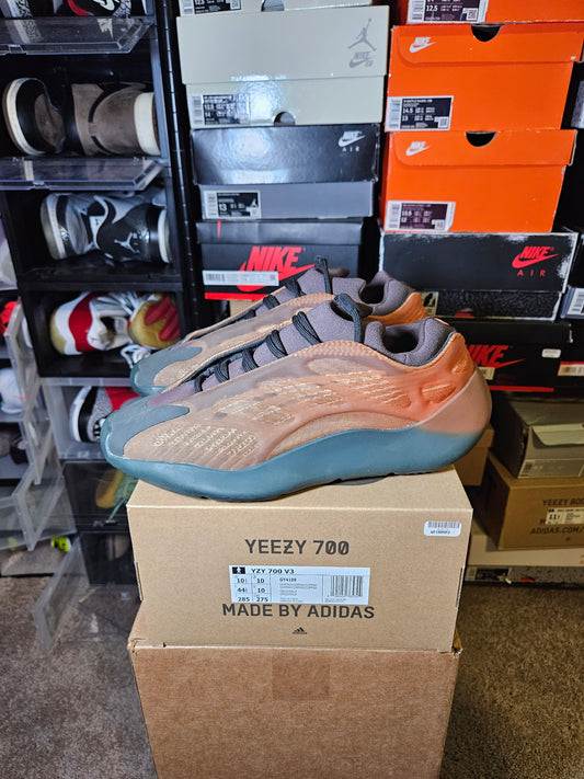 Size 10.5 - YZY 700 V3 Copper Fade
