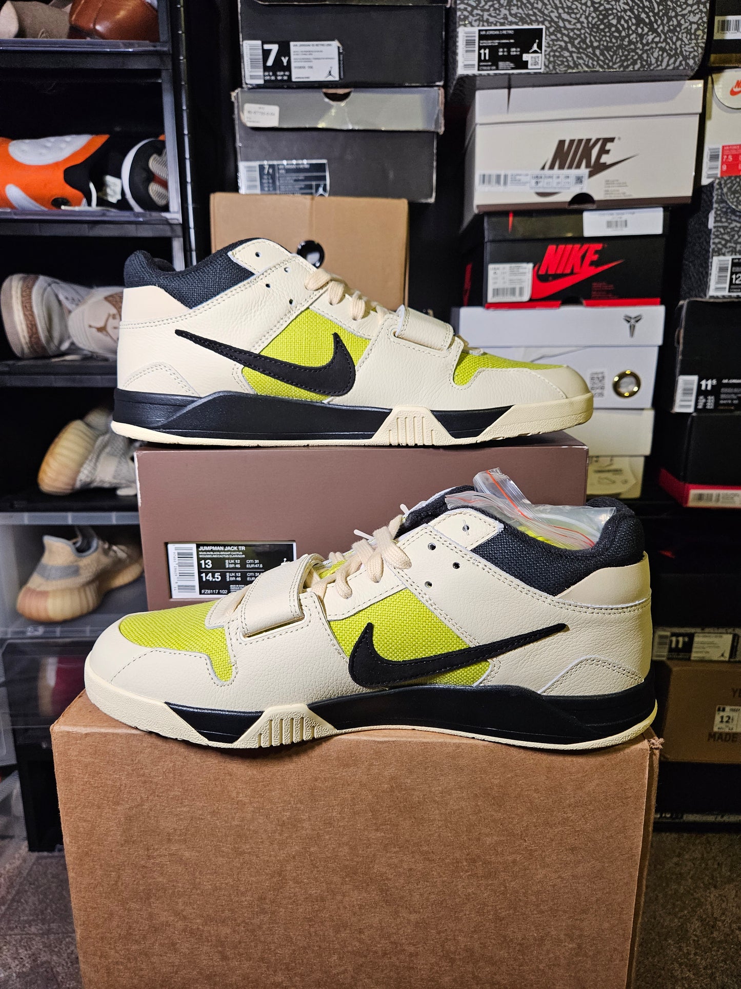 Size 13 - Travis Jump Man Bright Cactus