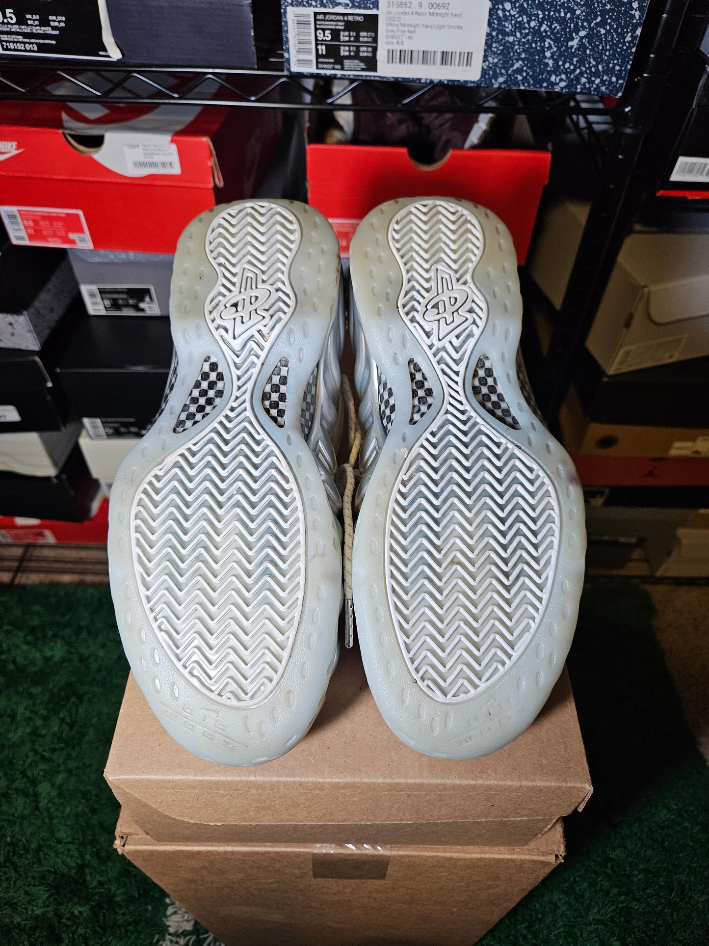 Size 10.5W/9M - Air Foamposite One Chrome