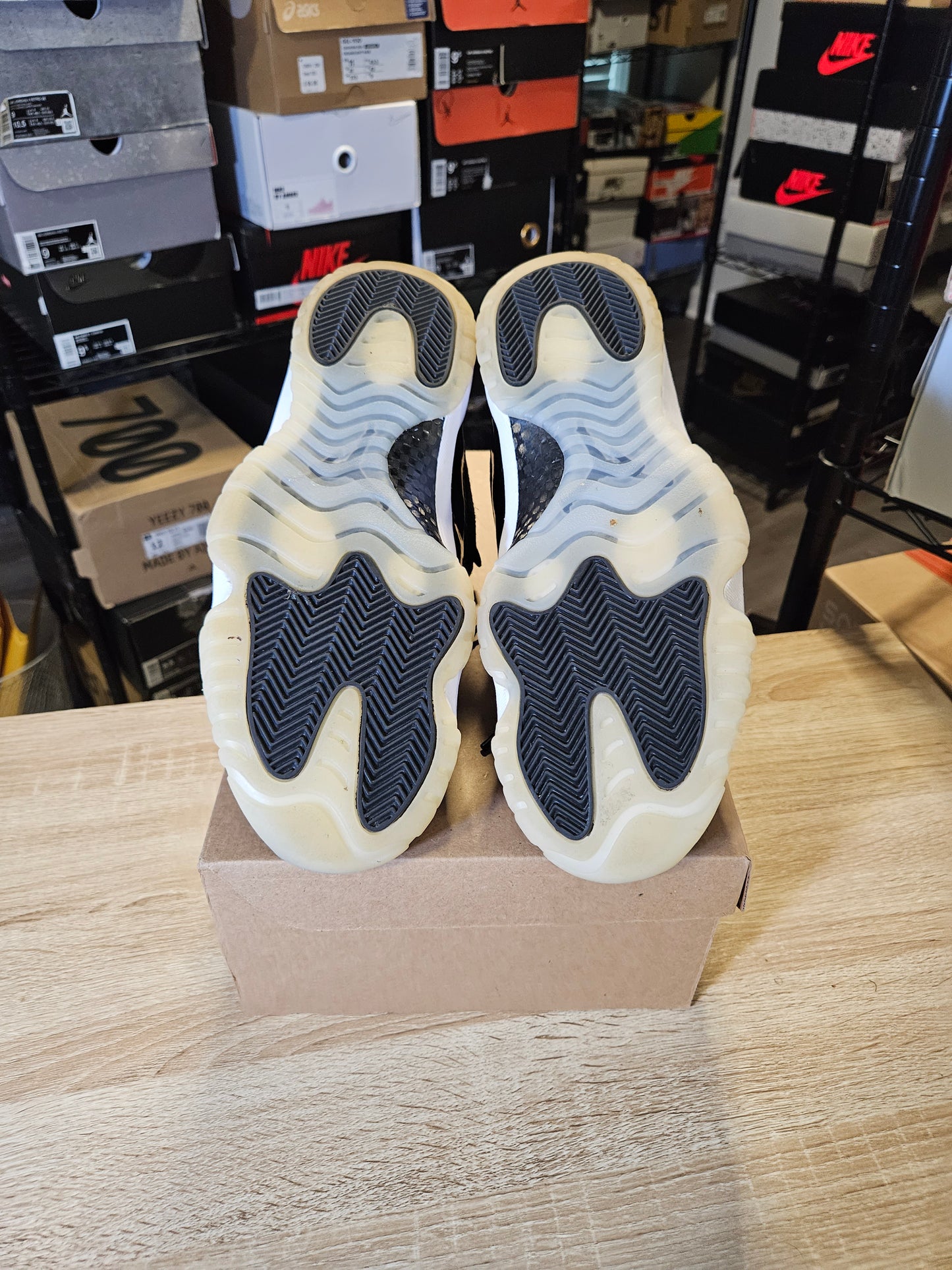 Size 10 - AJ 11 Retro Low Barons