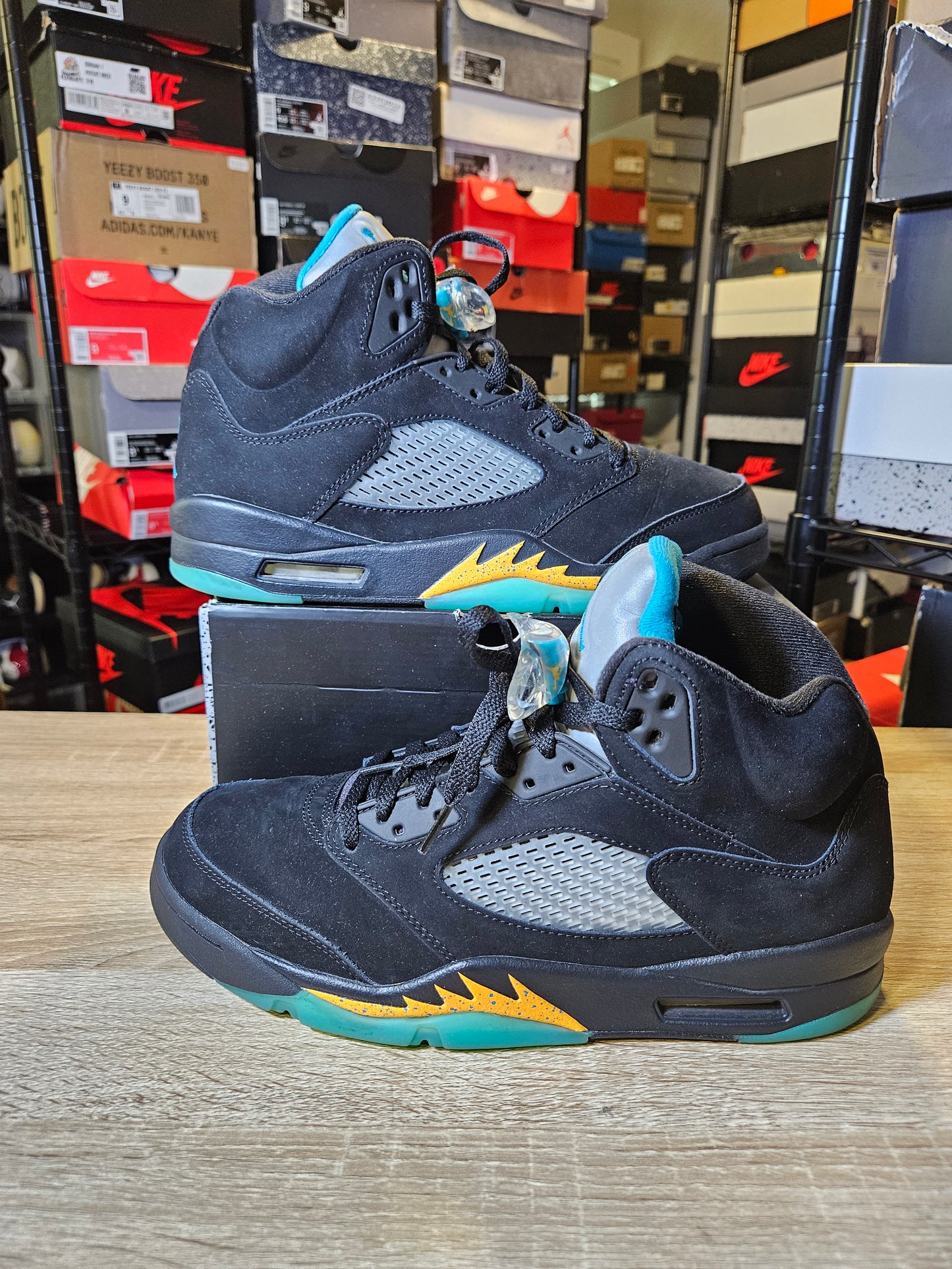 Size 10.5 - AJ 5 Retro Mid Aqua