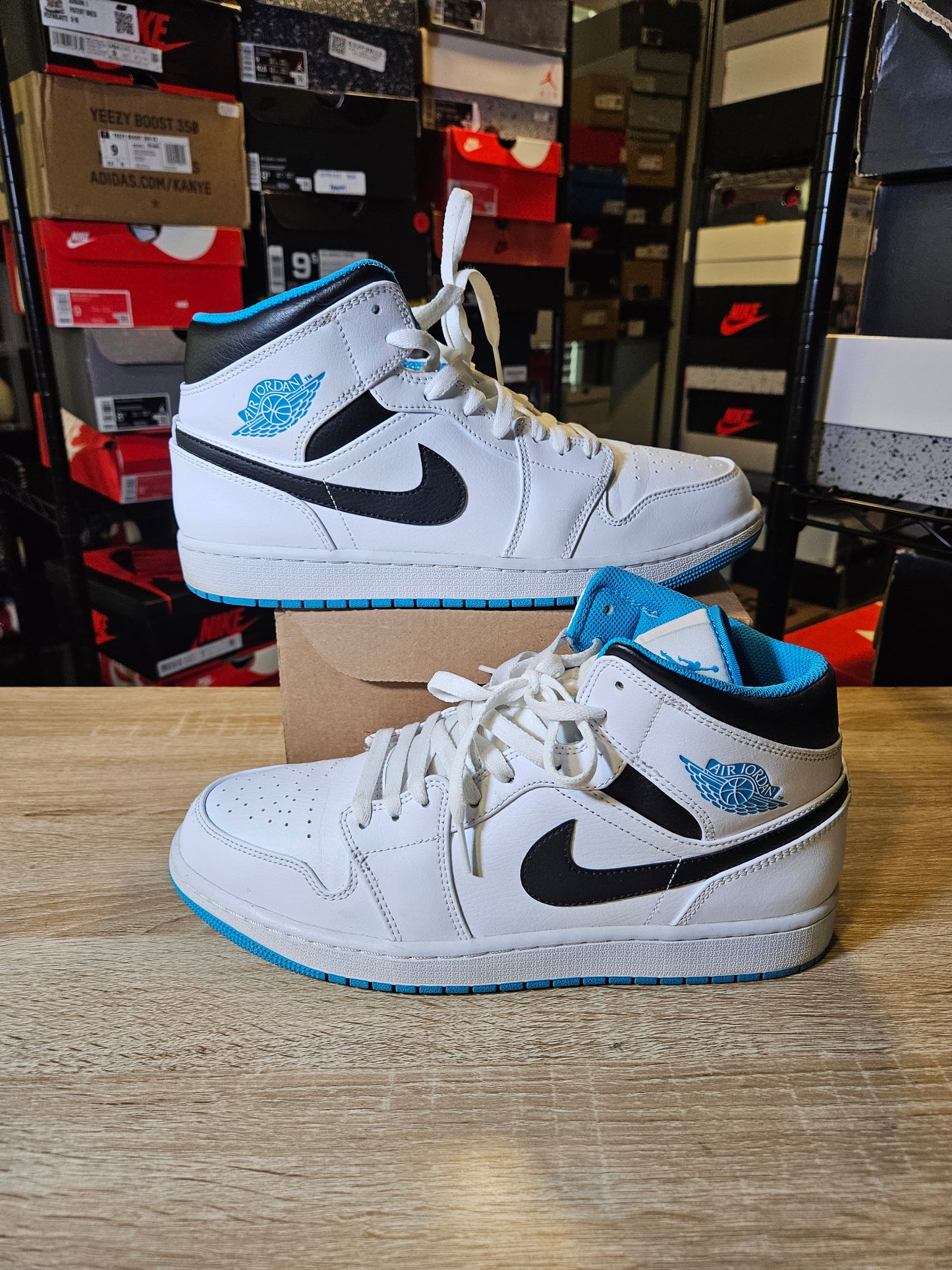 Size 11 - AJ 1 Mid Laser Blue